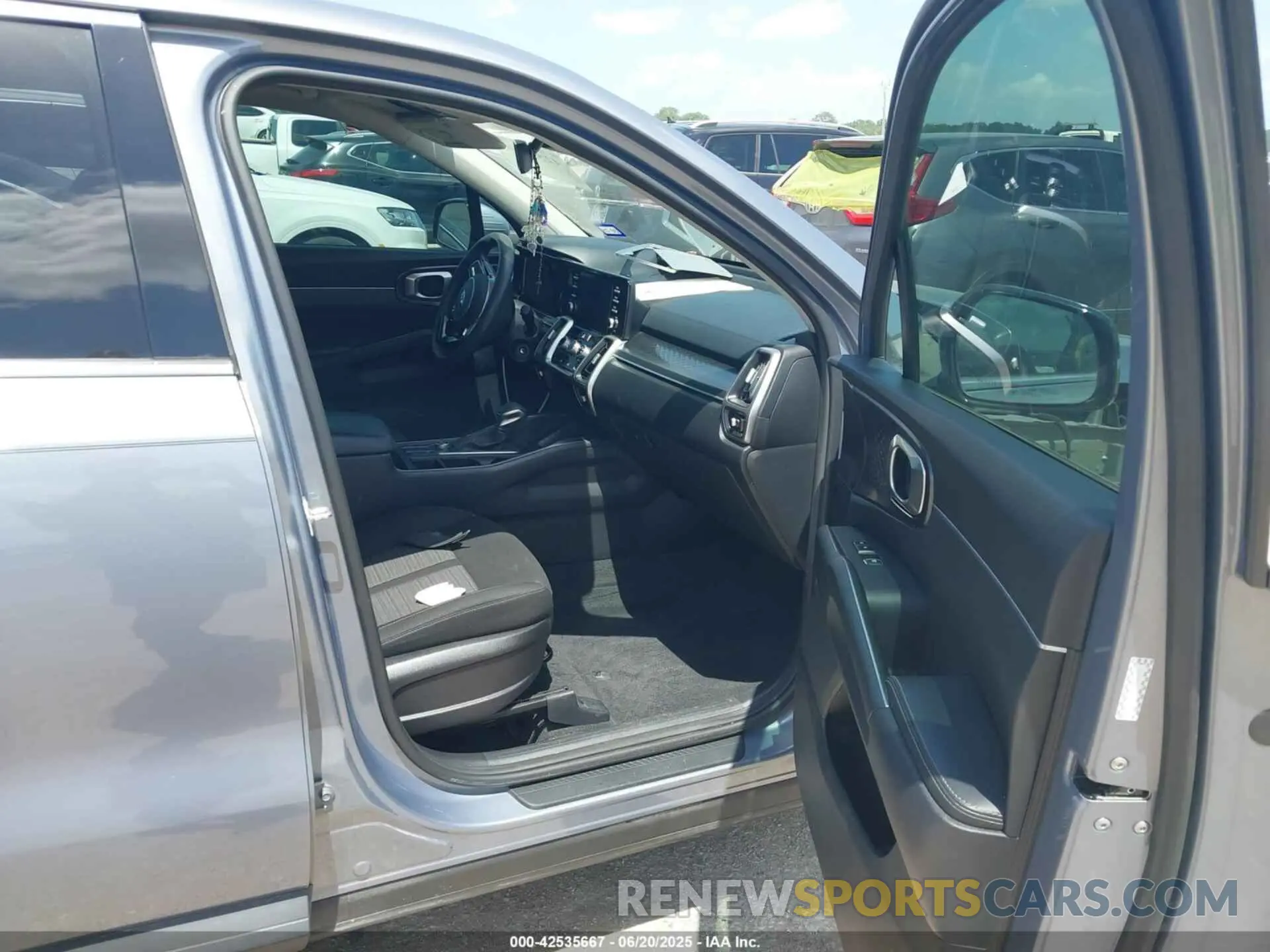 5 Photograph of a damaged car 5XYRG4LC4MG055115 KIA SORENTO 2021