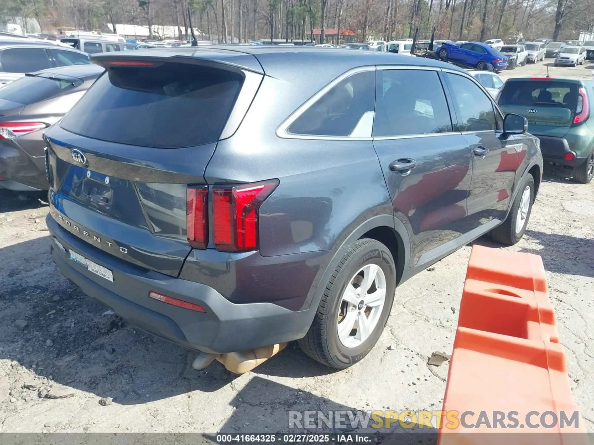 4 Photograph of a damaged car 5XYRG4LC7MG021928 KIA SORENTO 2021