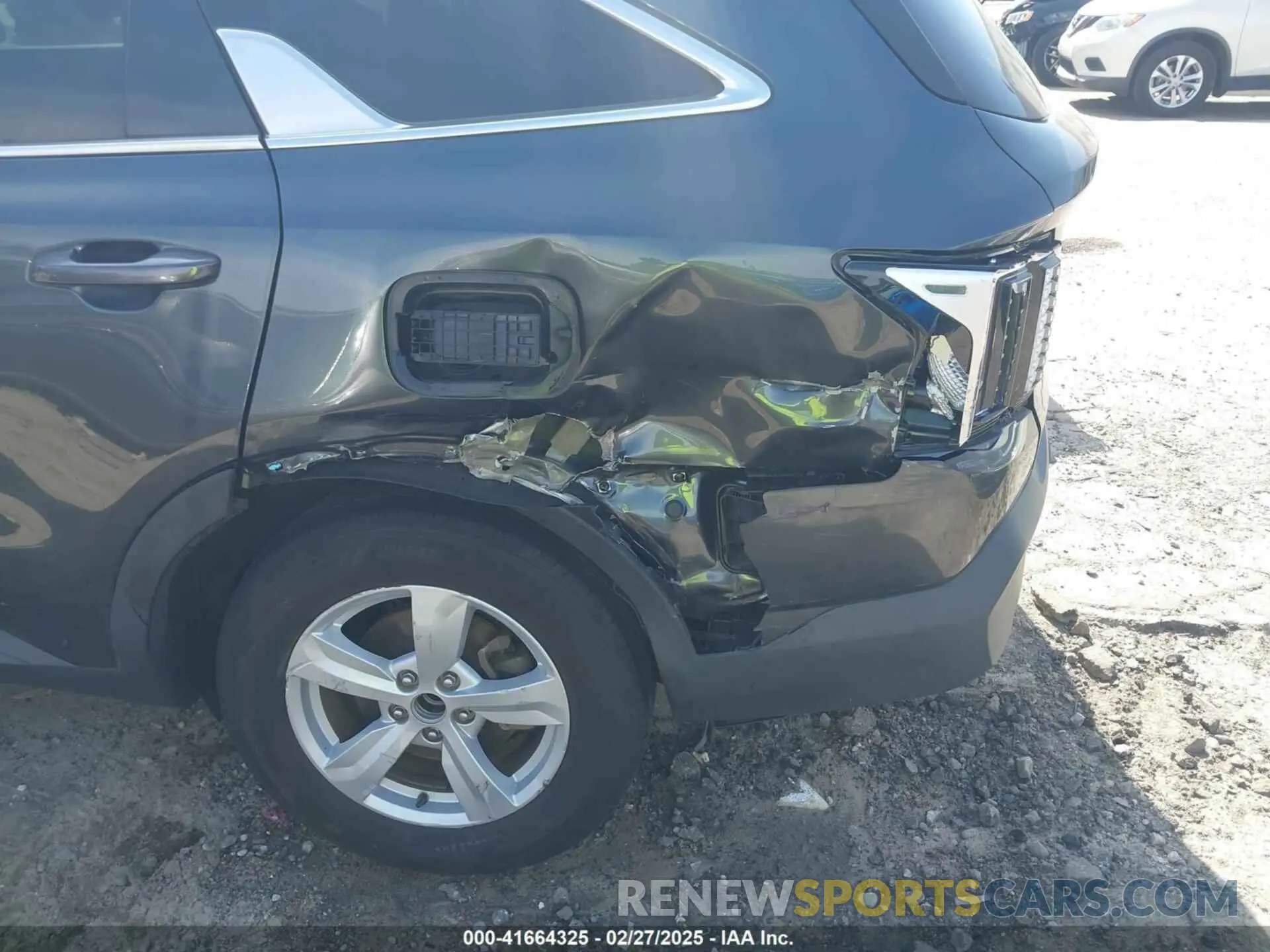6 Photograph of a damaged car 5XYRG4LC7MG021928 KIA SORENTO 2021