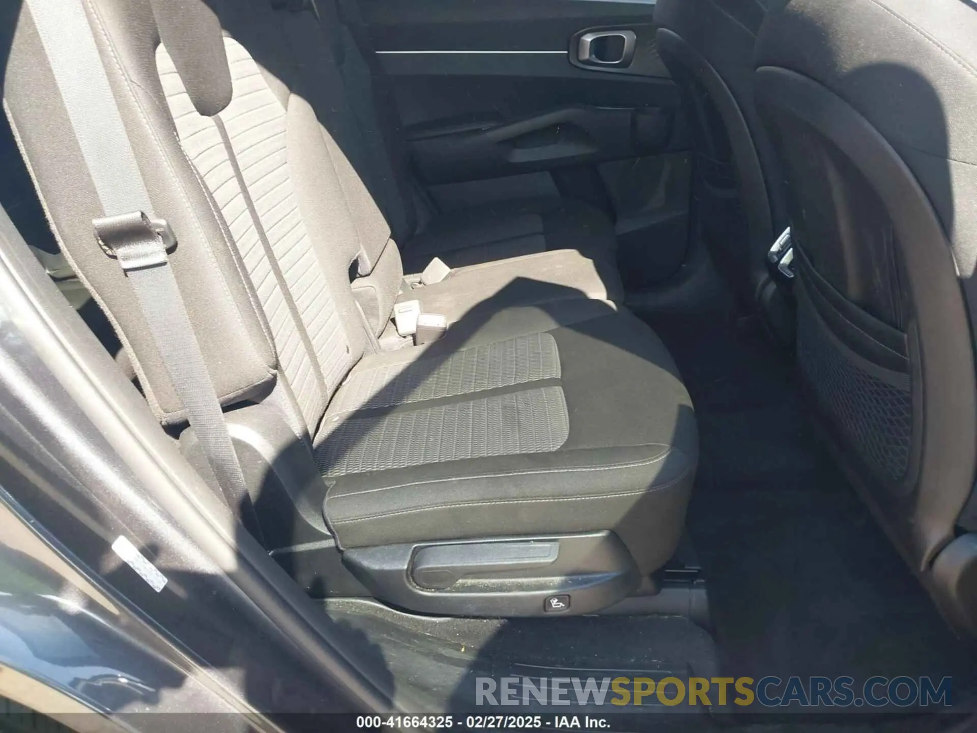8 Photograph of a damaged car 5XYRG4LC7MG021928 KIA SORENTO 2021