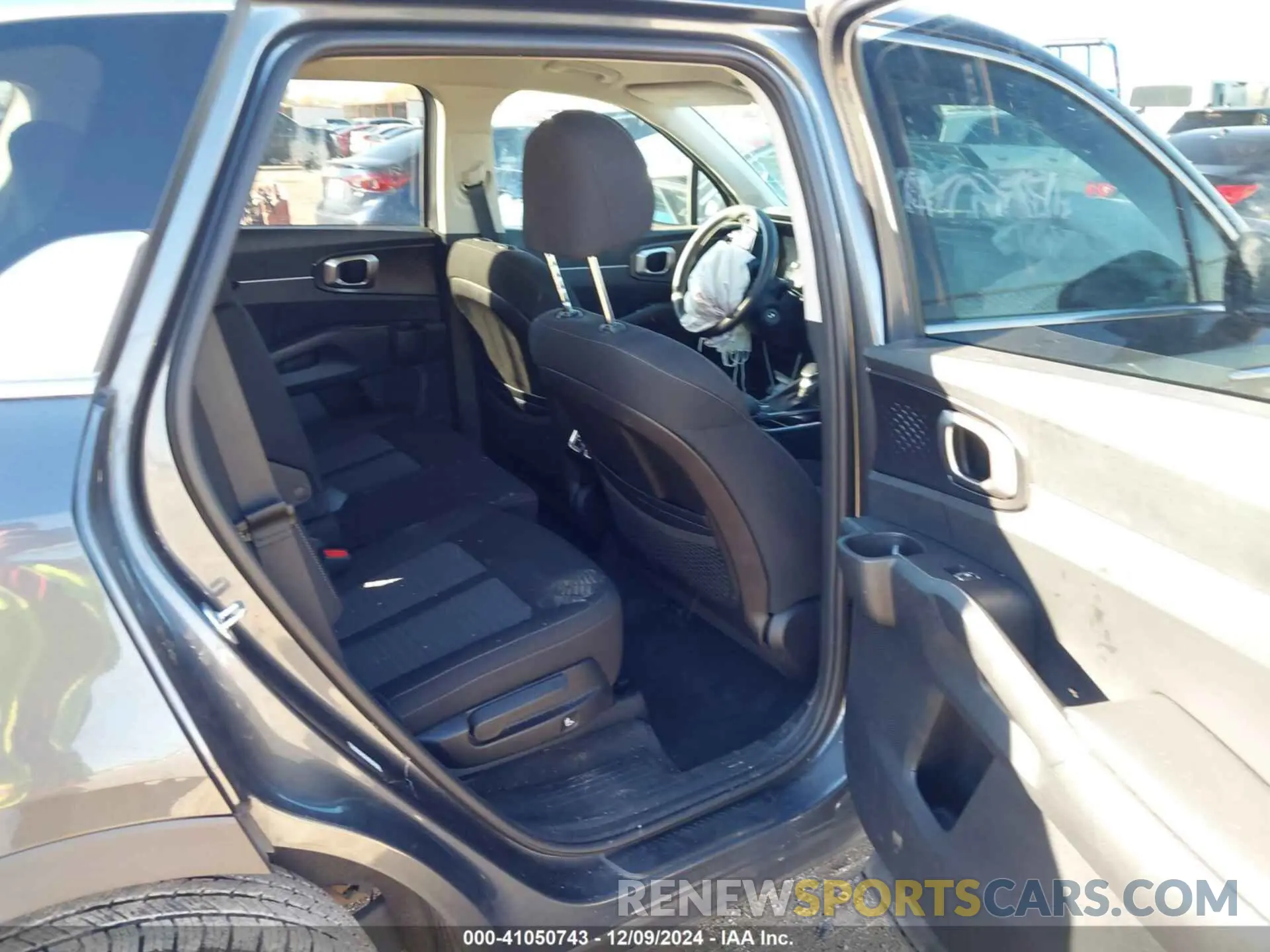 8 Фотография поврежденного автомобиля 5XYRG4LC7MG043704 KIA SORENTO 2021