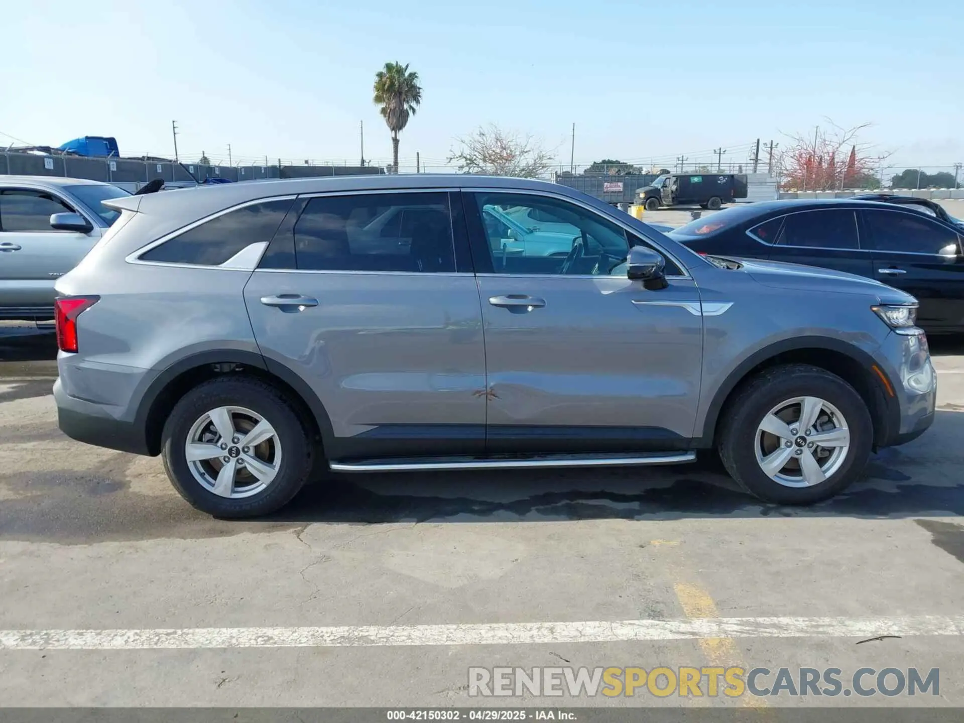 13 Photograph of a damaged car 5XYRGDLC2MG038877 KIA SORENTO 2021