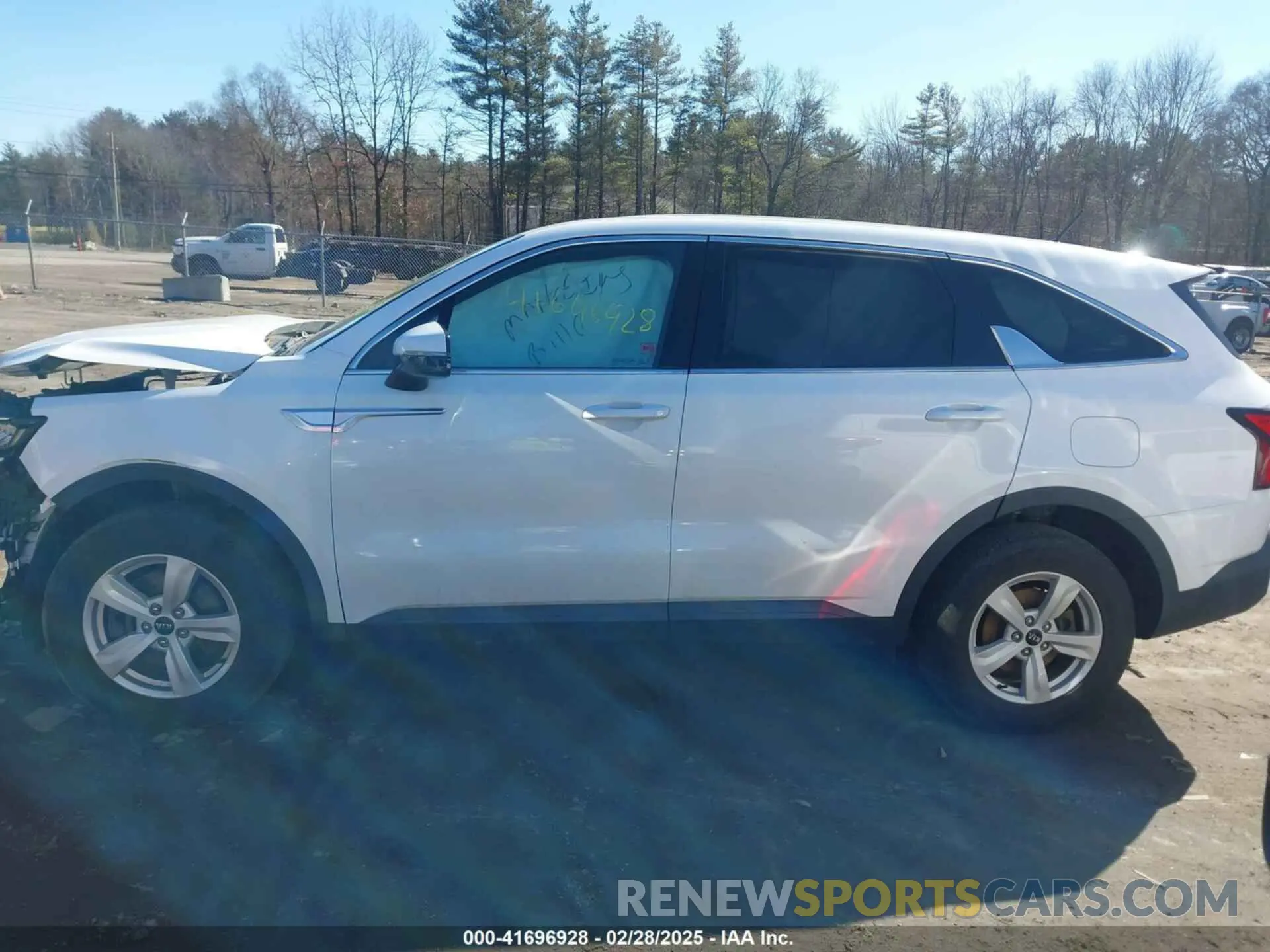 15 Photograph of a damaged car 5XYRGDLC9MG031358 KIA SORENTO 2021