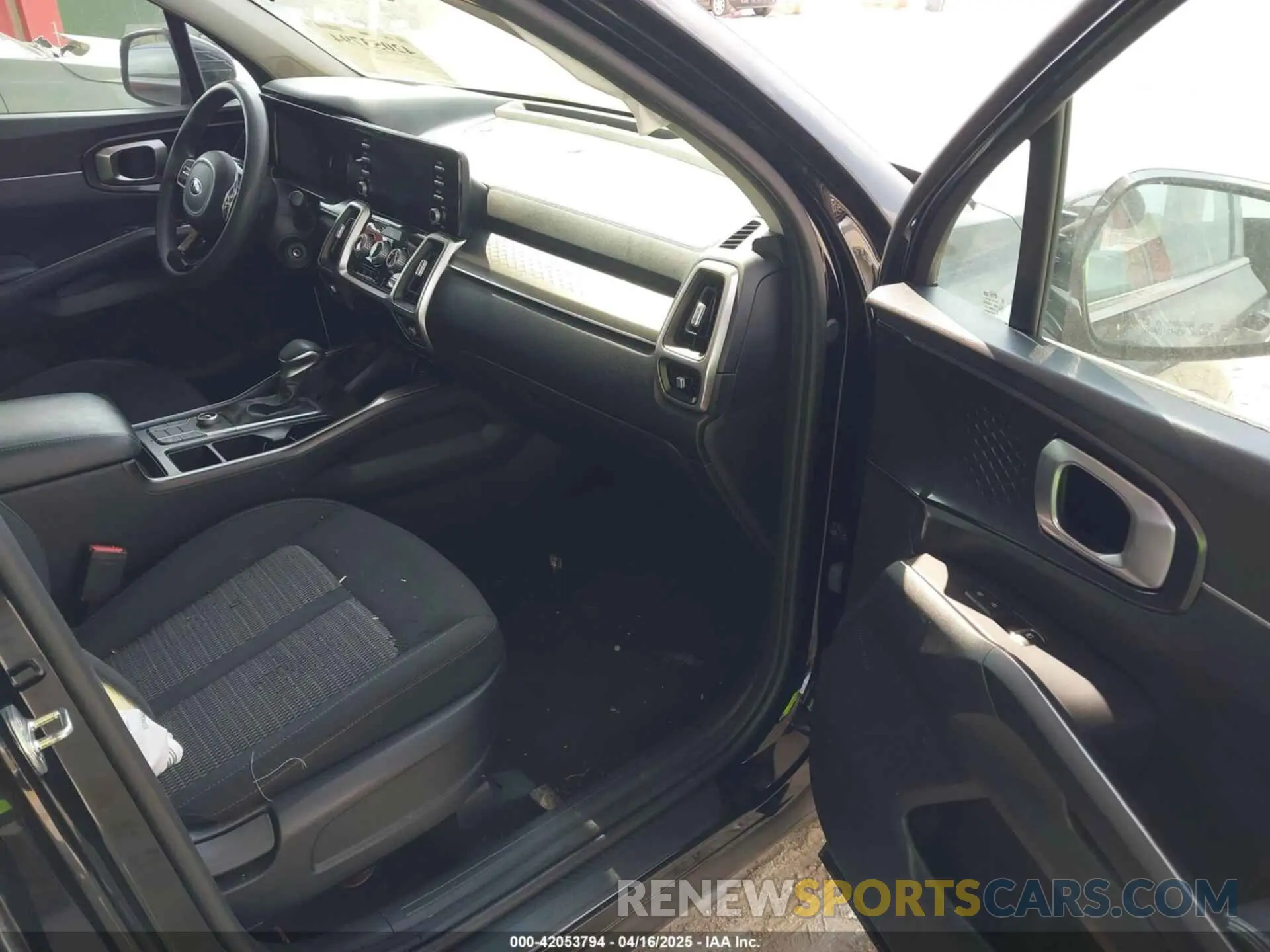 5 Photograph of a damaged car 5XYRGDLCXMG018117 KIA SORENTO 2021