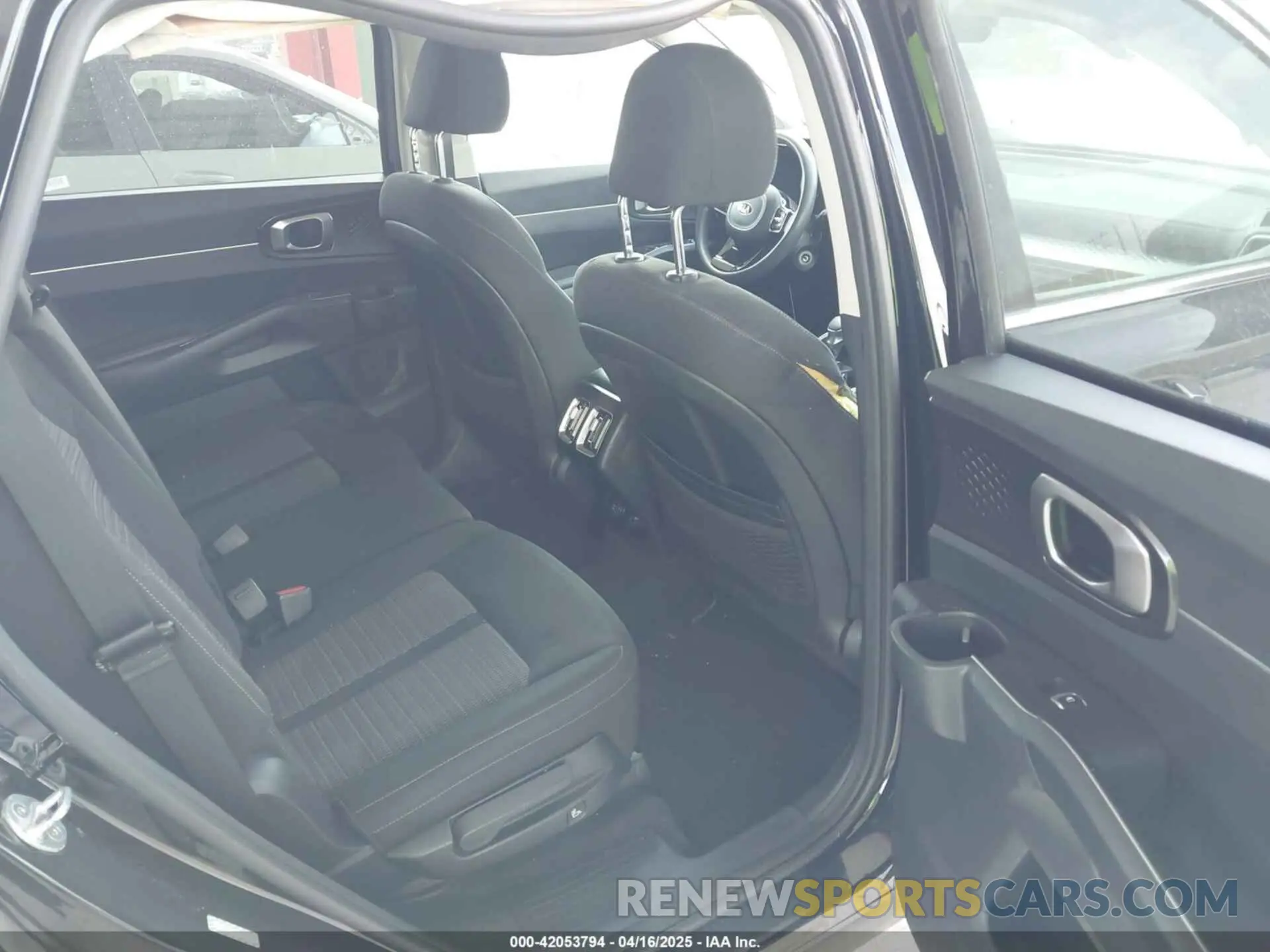 8 Photograph of a damaged car 5XYRGDLCXMG018117 KIA SORENTO 2021