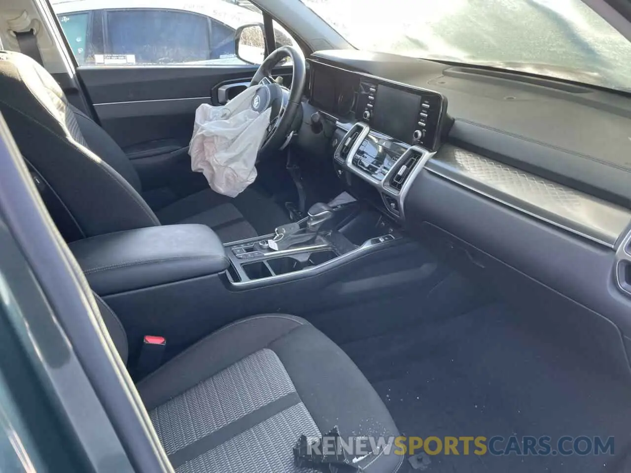 5 Photograph of a damaged car 5XYRGDLF1MG012586 KIA SORENTO 2021