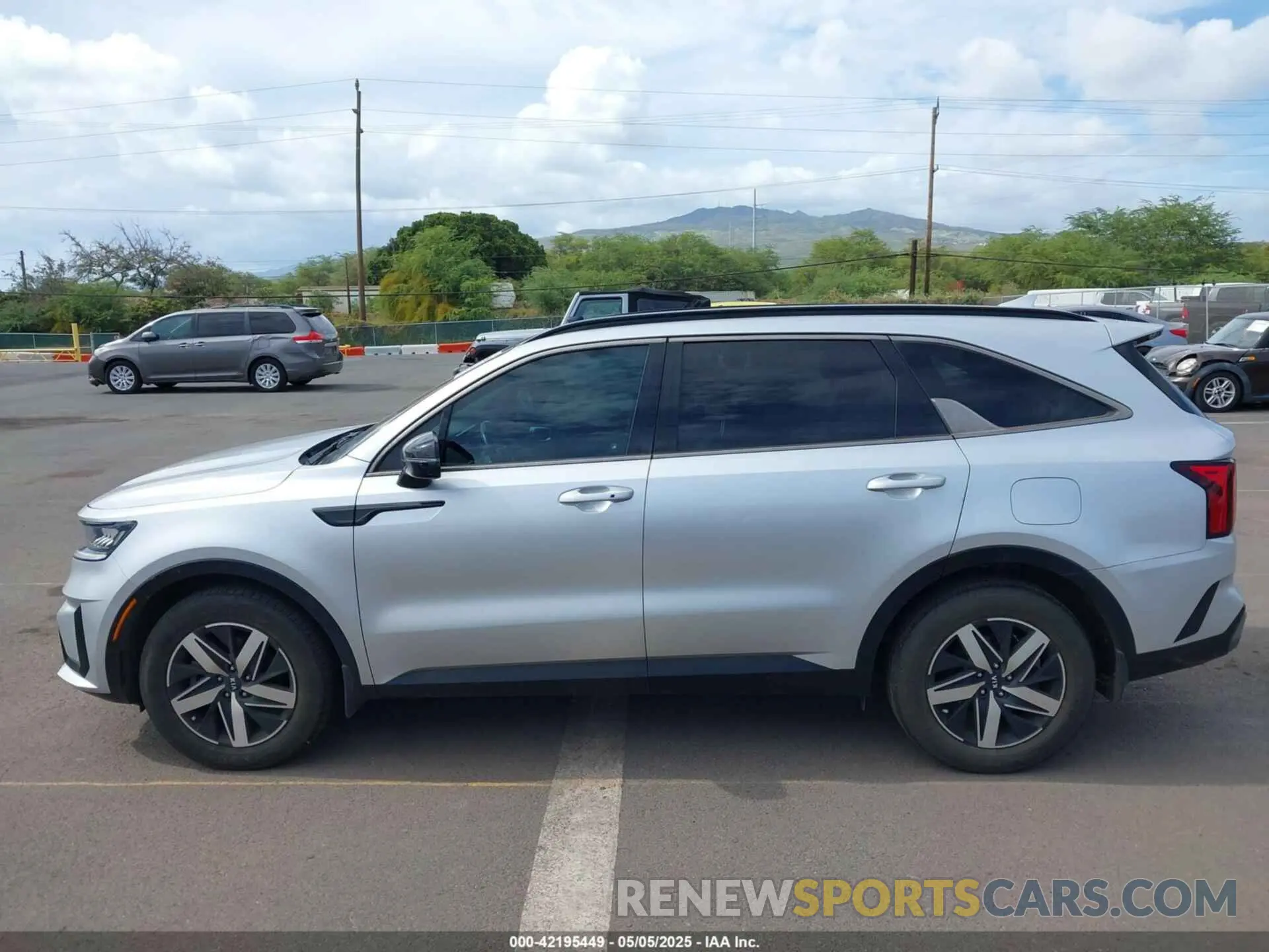14 Photograph of a damaged car 5XYRH4LF2MG037168 KIA SORENTO 2021