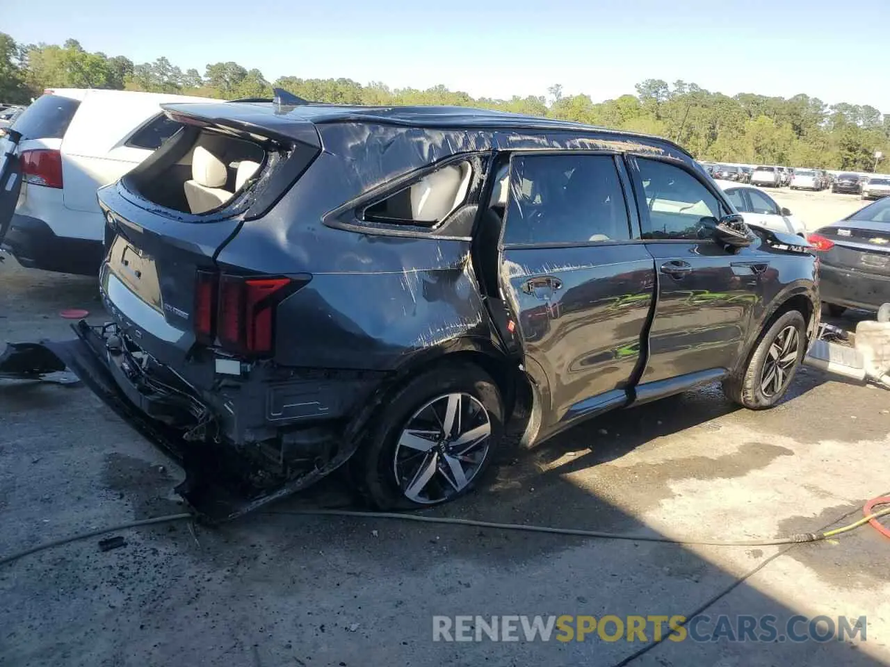 3 Photograph of a damaged car 5XYRH4LF8MG032850 KIA SORENTO 2021
