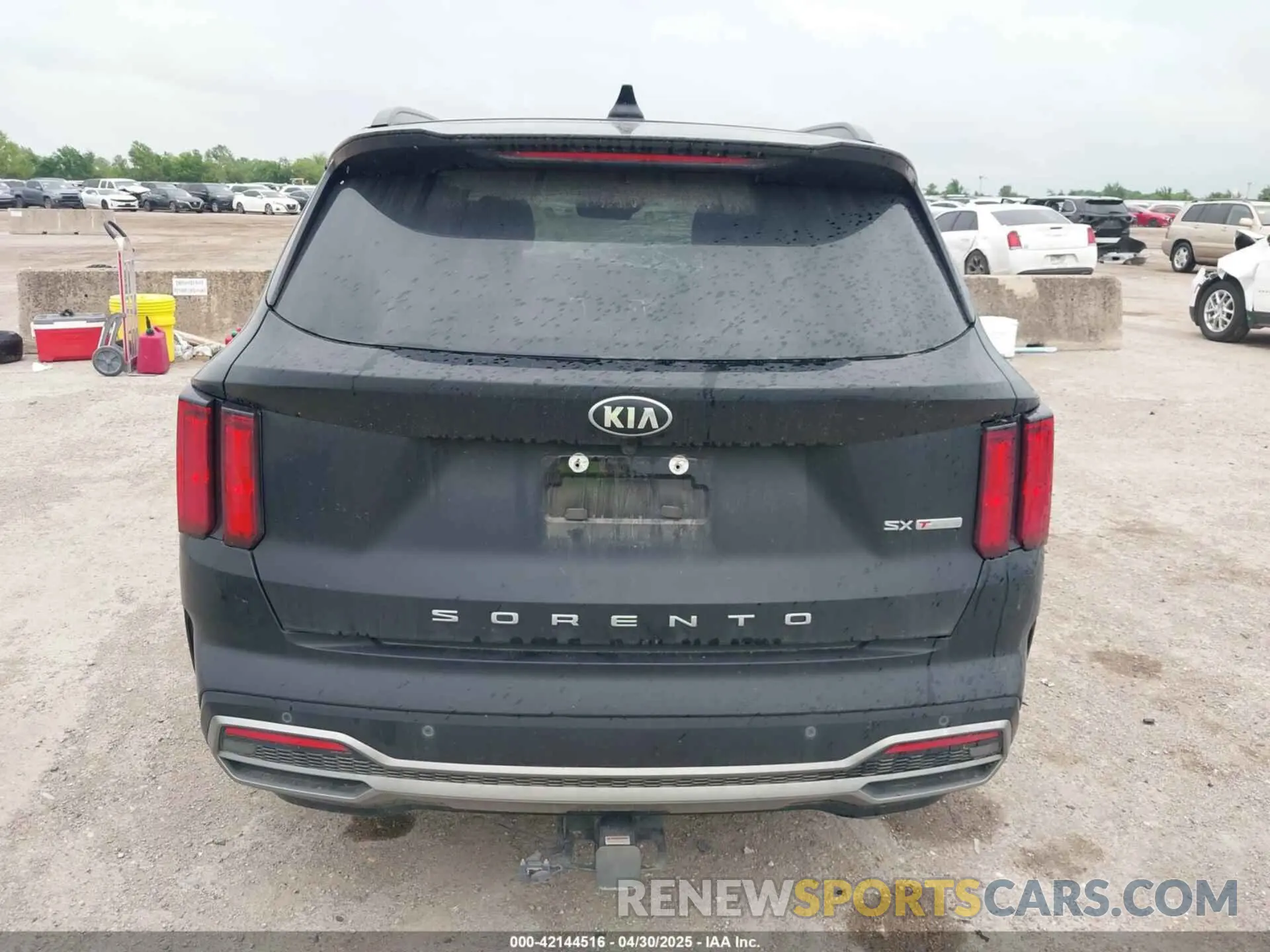 16 Photograph of a damaged car 5XYRK4LF2MG008853 KIA SORENTO 2021