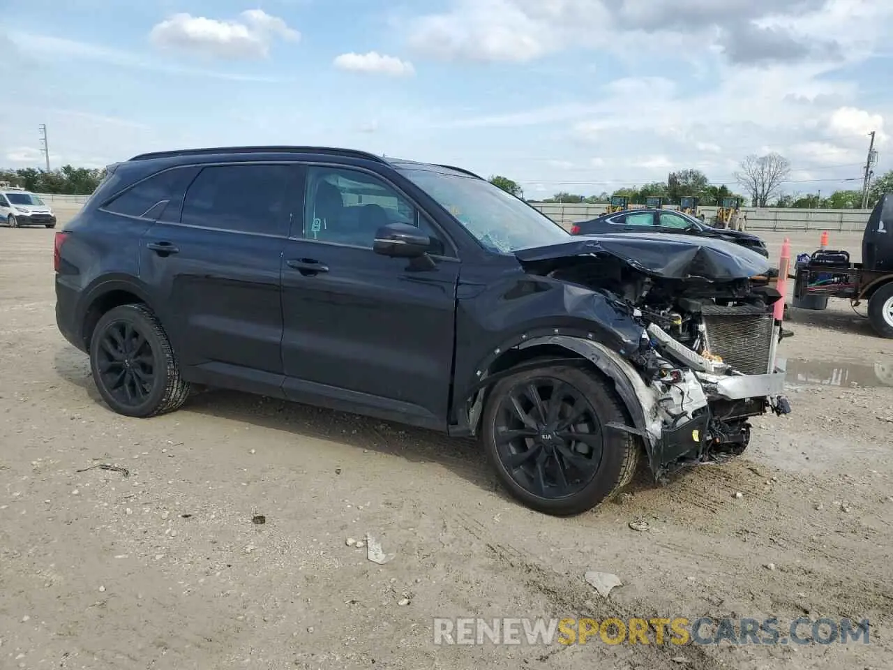 4 Photograph of a damaged car 5XYRK4LF2MG026897 KIA SORENTO 2021