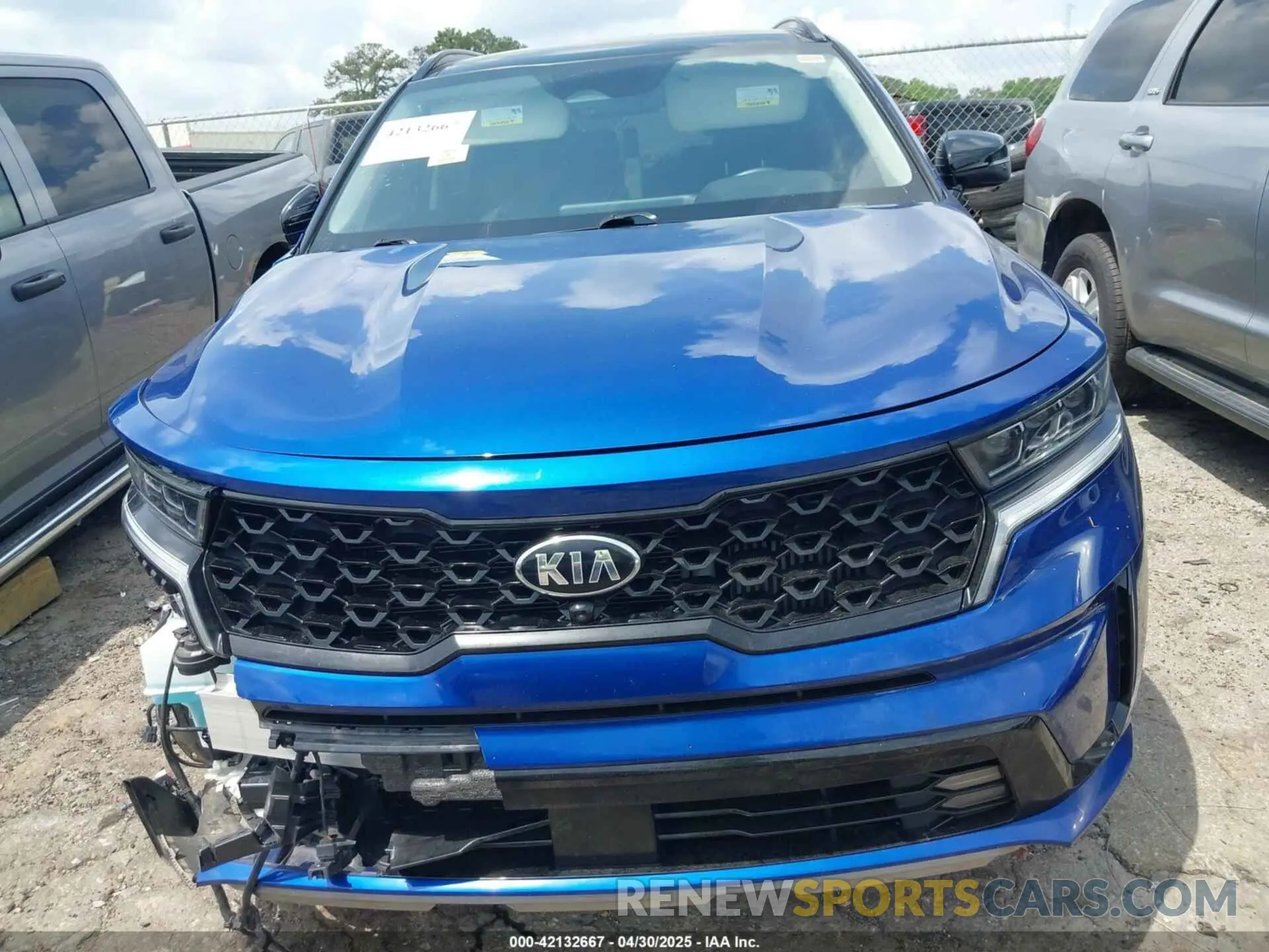 12 Photograph of a damaged car 5XYRK4LF5MG028384 KIA SORENTO 2021