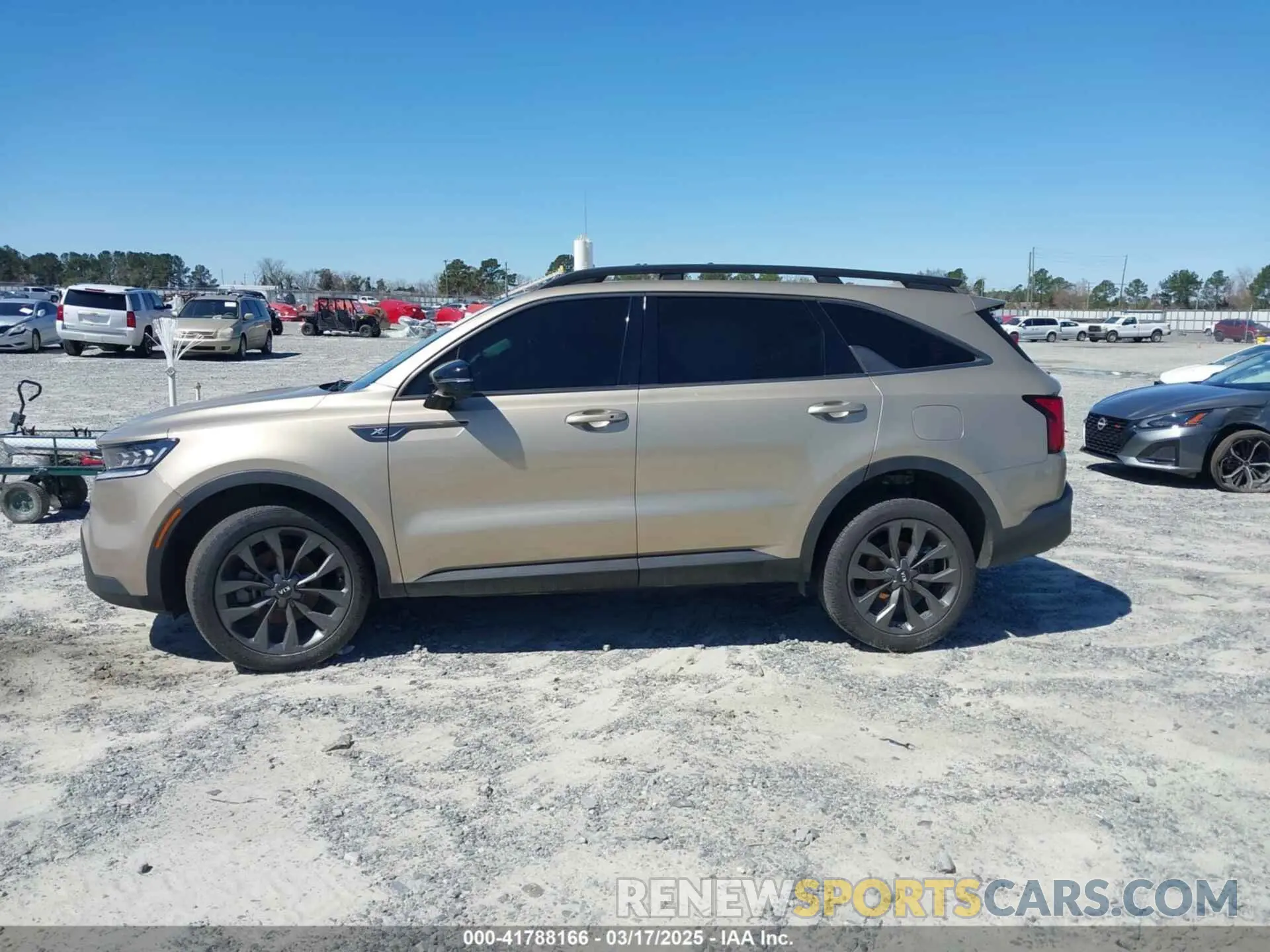 14 Photograph of a damaged car 5XYRKDLF4MG026898 KIA SORENTO 2021