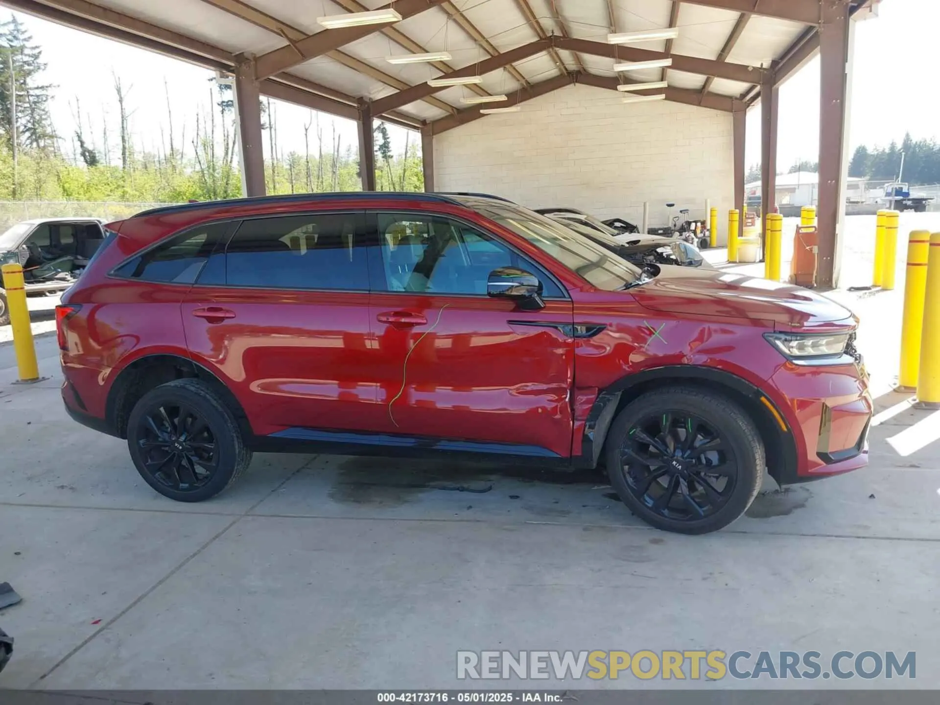 13 Photograph of a damaged car 5XYRKDLF8MG063565 KIA SORENTO 2021