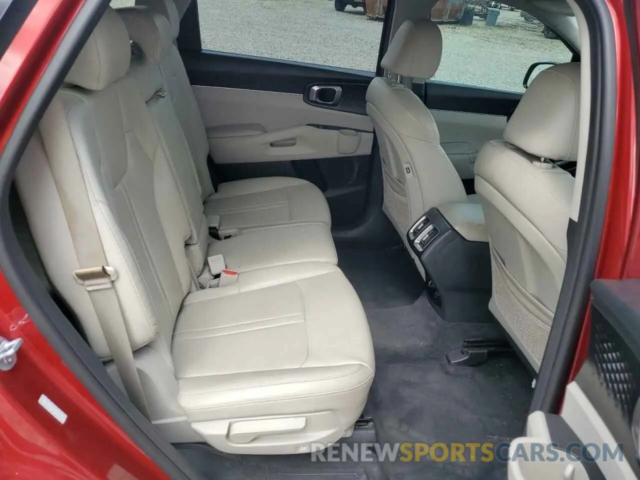 11 Photograph of a damaged car 5XYRL4LC1MG002528 KIA SORENTO 2021