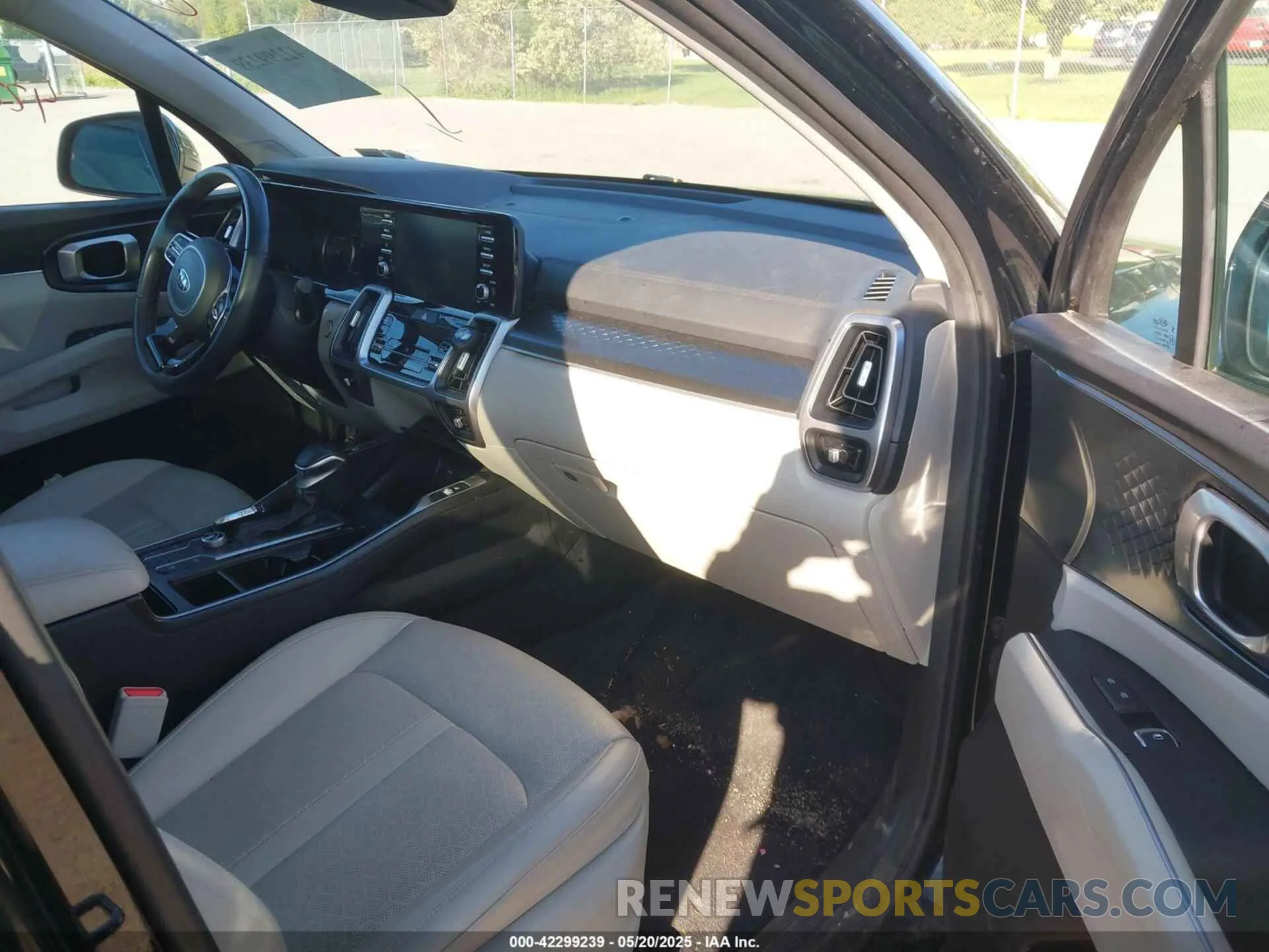 5 Photograph of a damaged car 5XYRL4LC1MG071493 KIA SORENTO 2021