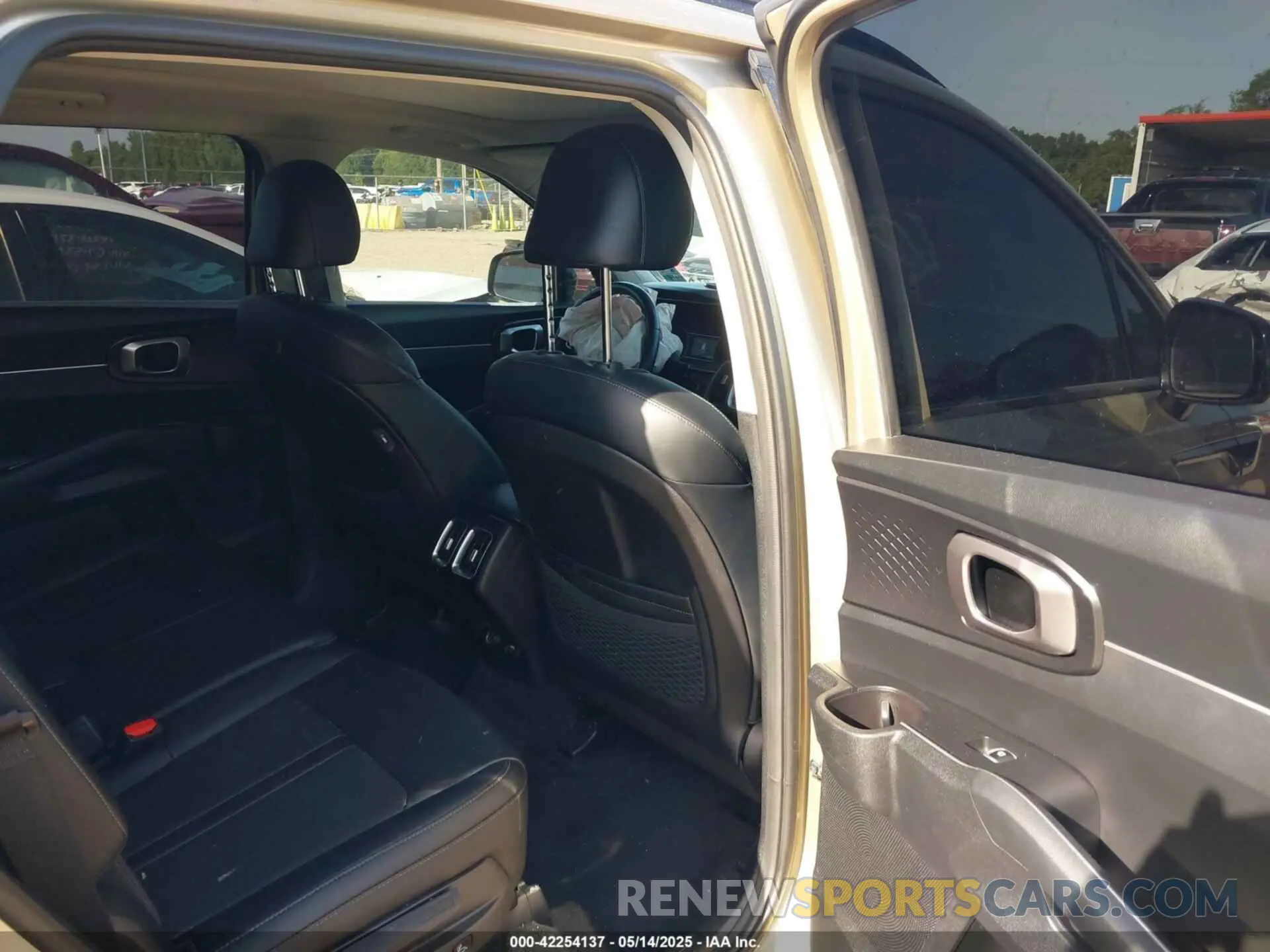 8 Фотография поврежденного автомобиля 5XYRL4LC2MG002618 KIA SORENTO 2021