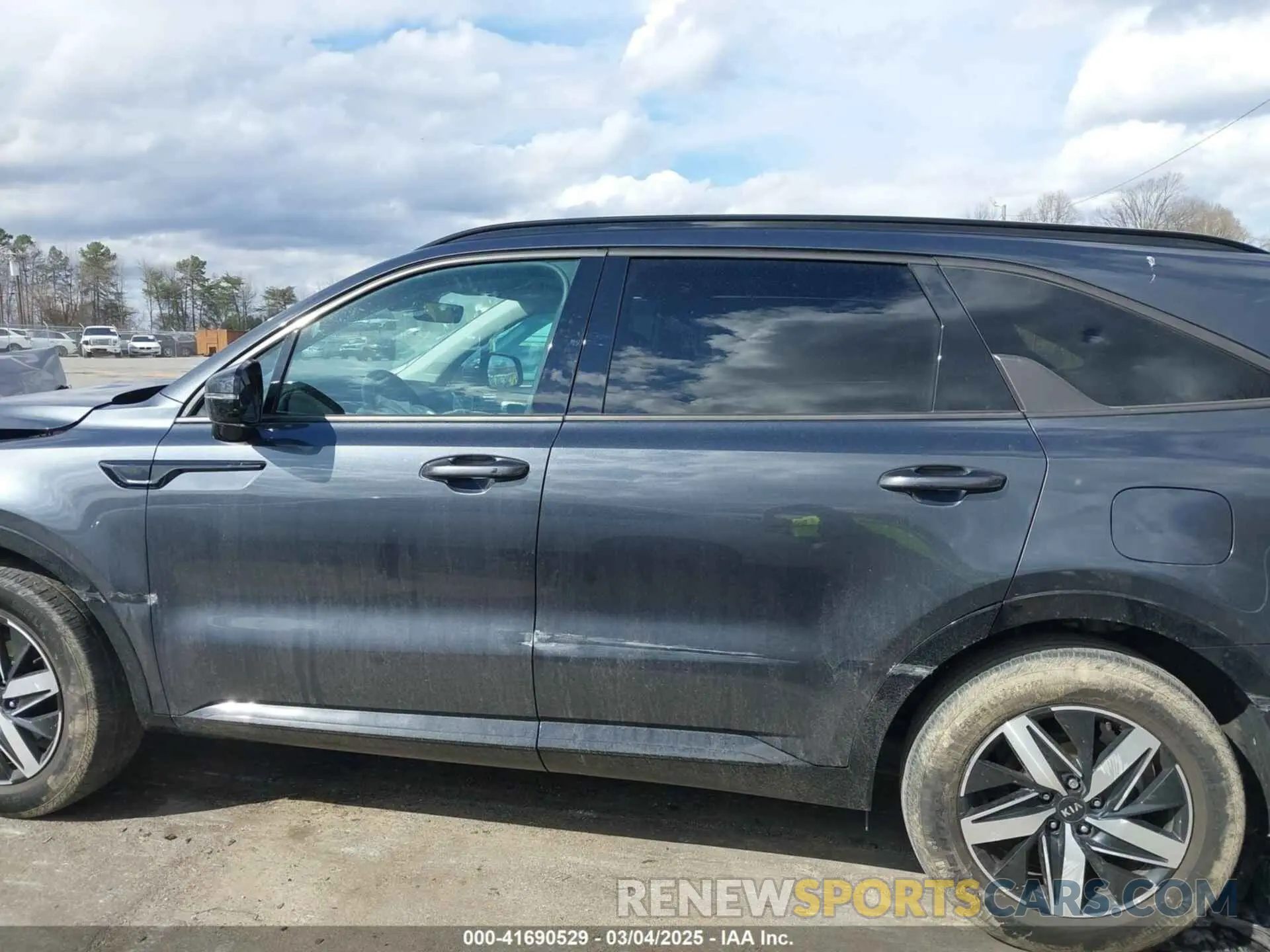 14 Photograph of a damaged car 5XYRL4LC3MG008296 KIA SORENTO 2021