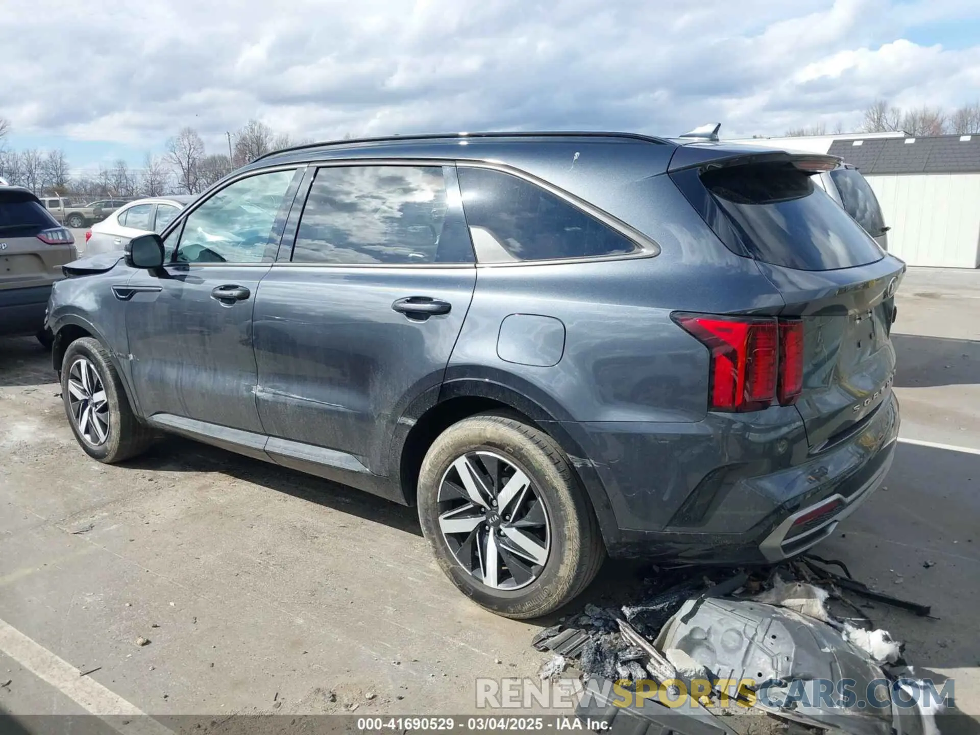 3 Photograph of a damaged car 5XYRL4LC3MG008296 KIA SORENTO 2021