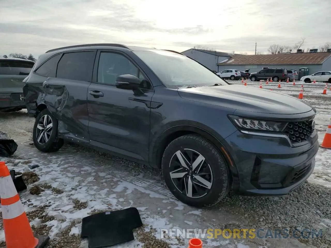 4 Photograph of a damaged car 5XYRL4LC3MG054582 KIA SORENTO 2021