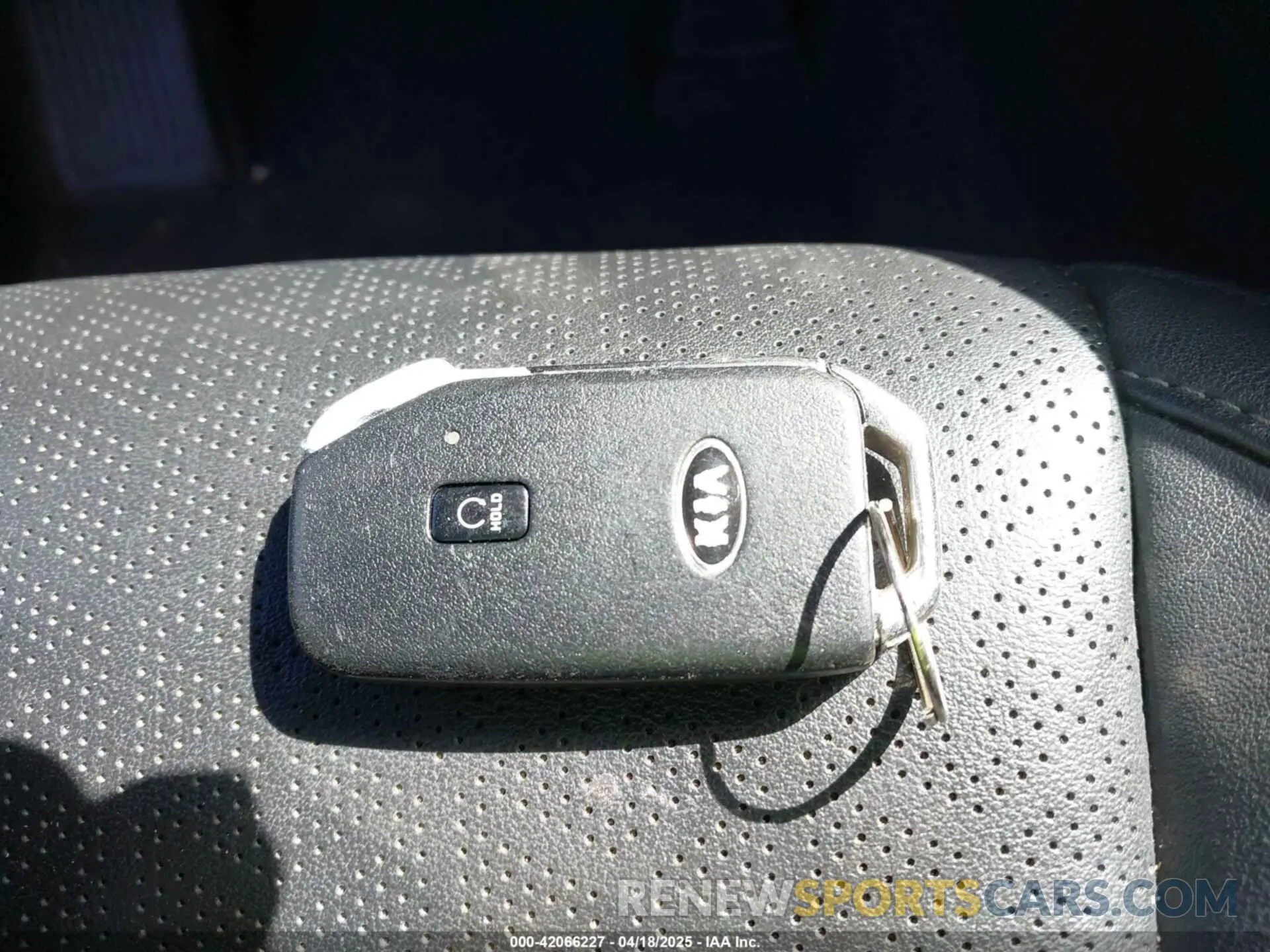 11 Photograph of a damaged car 5XYRL4LC4MG020053 KIA SORENTO 2021