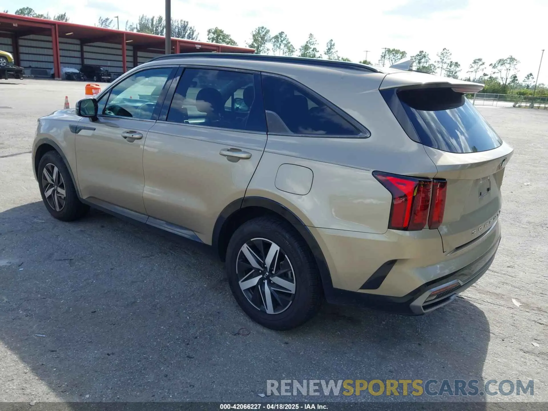 3 Photograph of a damaged car 5XYRL4LC4MG020053 KIA SORENTO 2021
