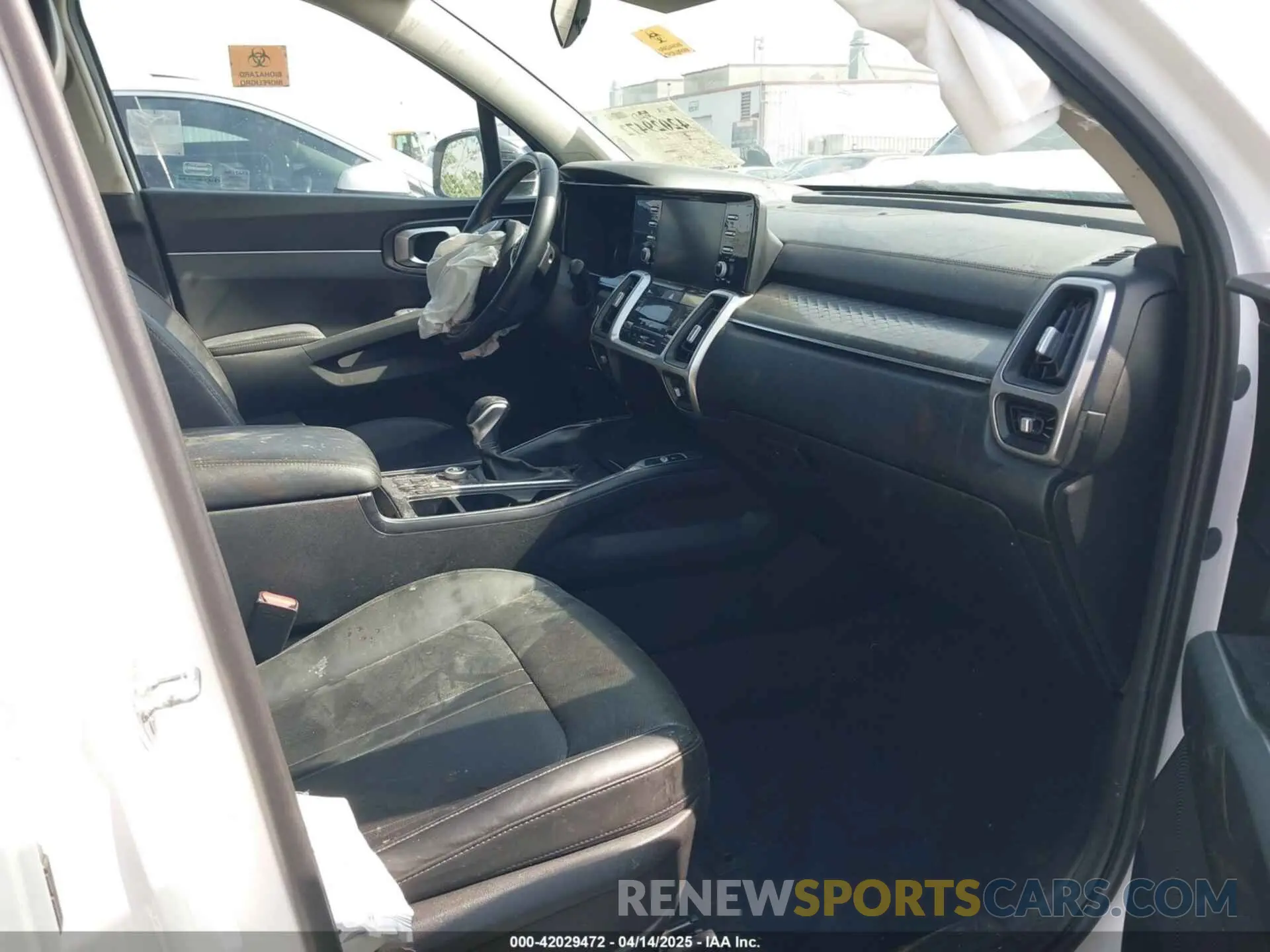 5 Photograph of a damaged car 5XYRL4LC8MG035364 KIA SORENTO 2021