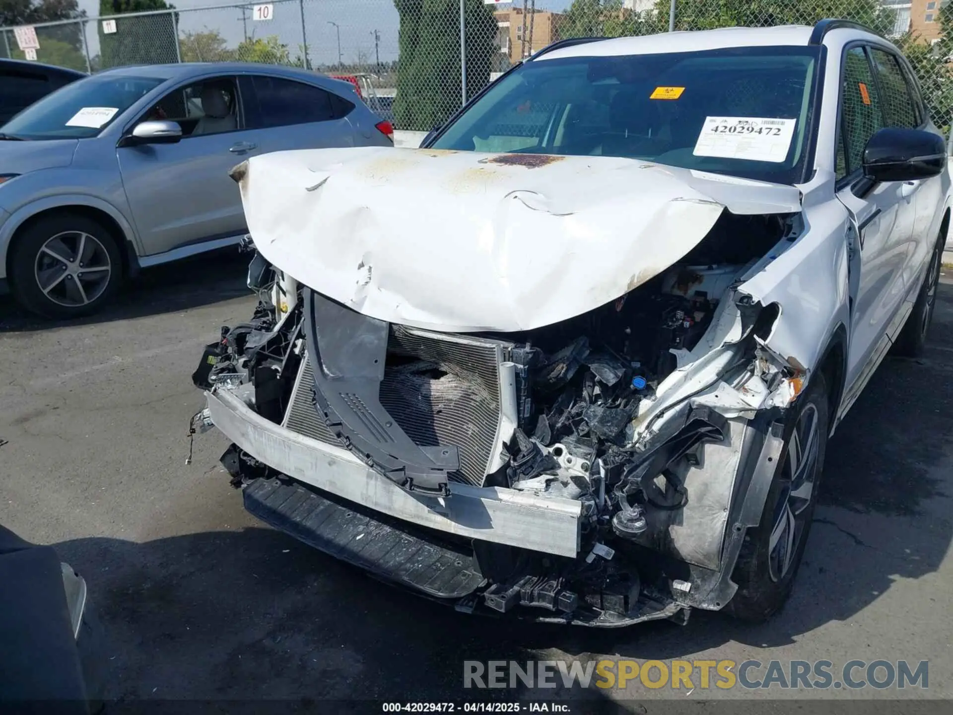 6 Photograph of a damaged car 5XYRL4LC8MG035364 KIA SORENTO 2021