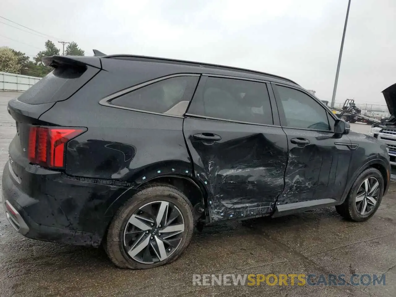 3 Photograph of a damaged car 5XYRL4LC9MG069149 KIA SORENTO 2021