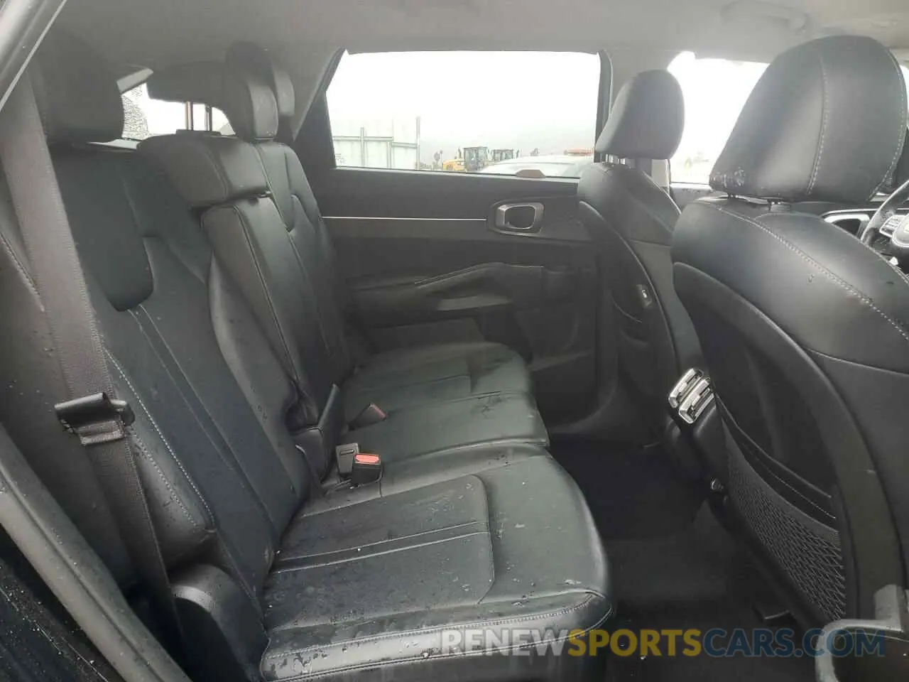 11 Photograph of a damaged car 5XYRL4LCXMG019800 KIA SORENTO 2021