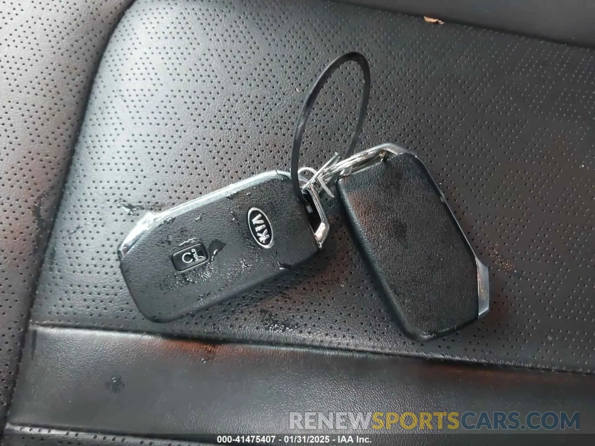 11 Photograph of a damaged car 5XYRLDLC2MG037790 KIA SORENTO 2021
