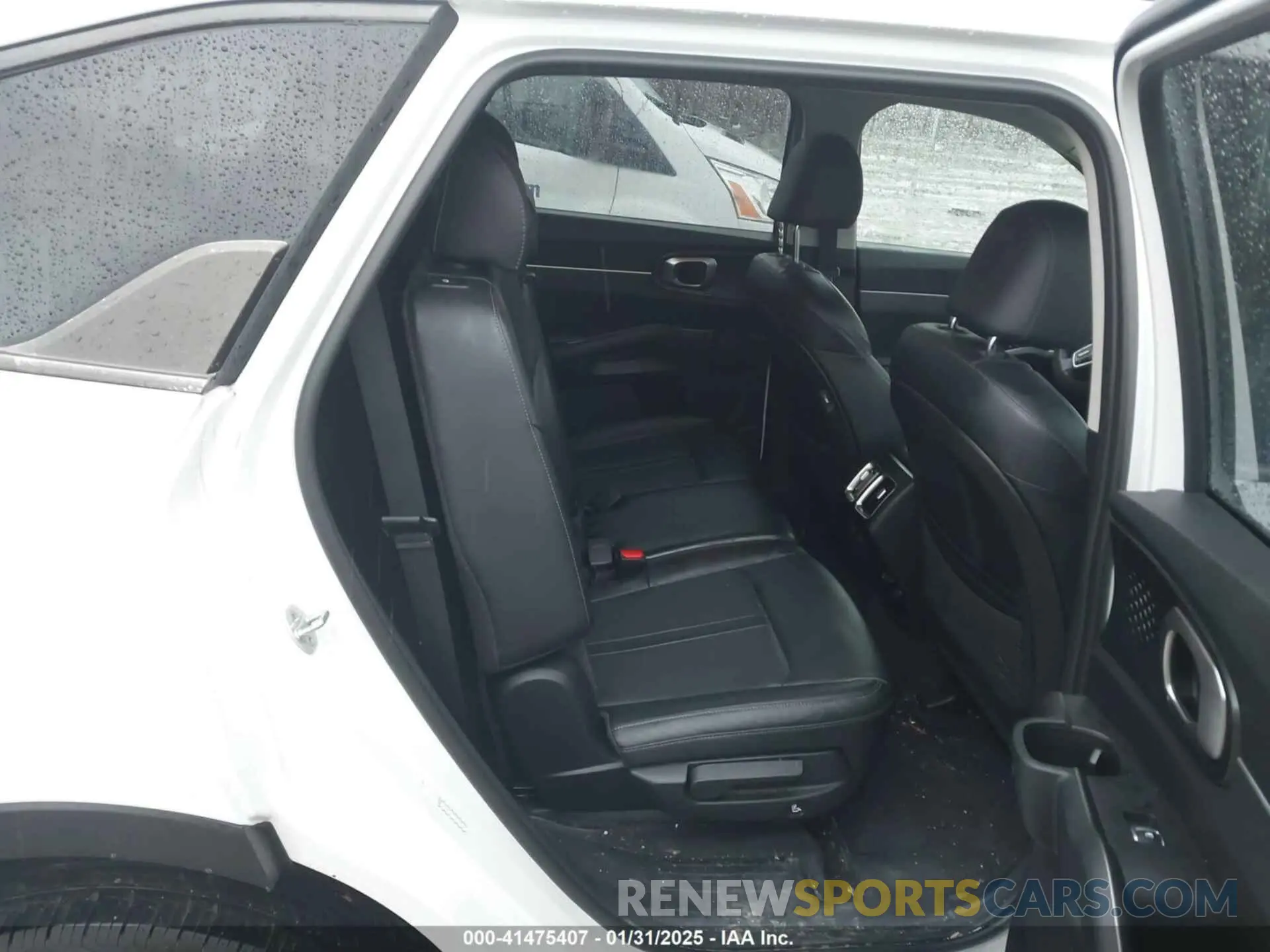 8 Photograph of a damaged car 5XYRLDLC2MG037790 KIA SORENTO 2021