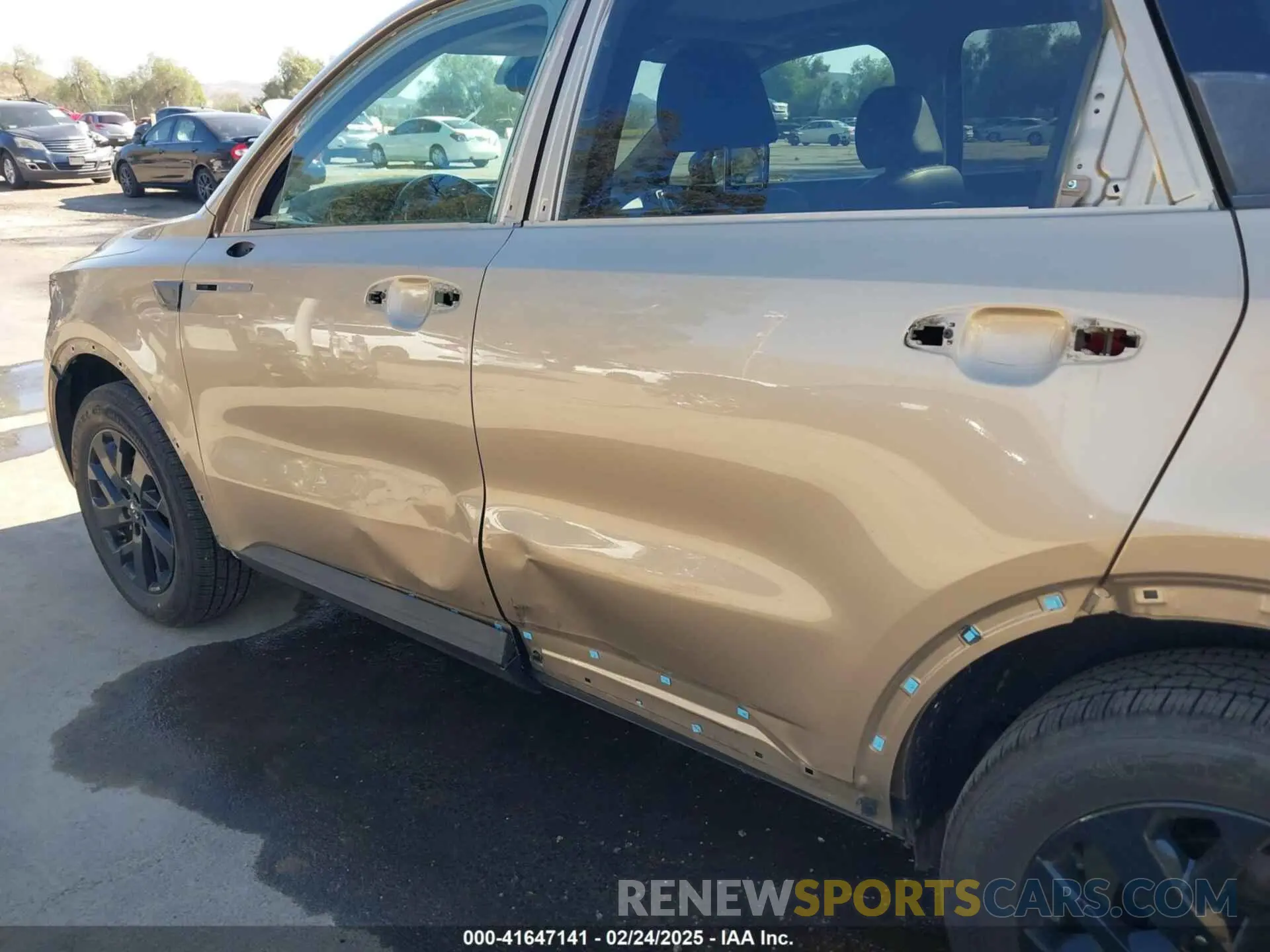 6 Photograph of a damaged car 5XYRLDLC6MG008163 KIA SORENTO 2021