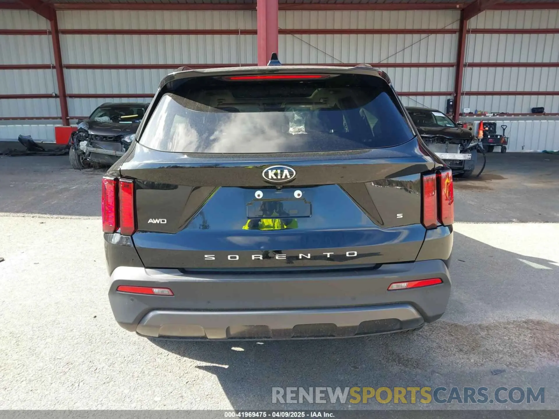 16 Photograph of a damaged car 5XYRLDLC6MG053457 KIA SORENTO 2021