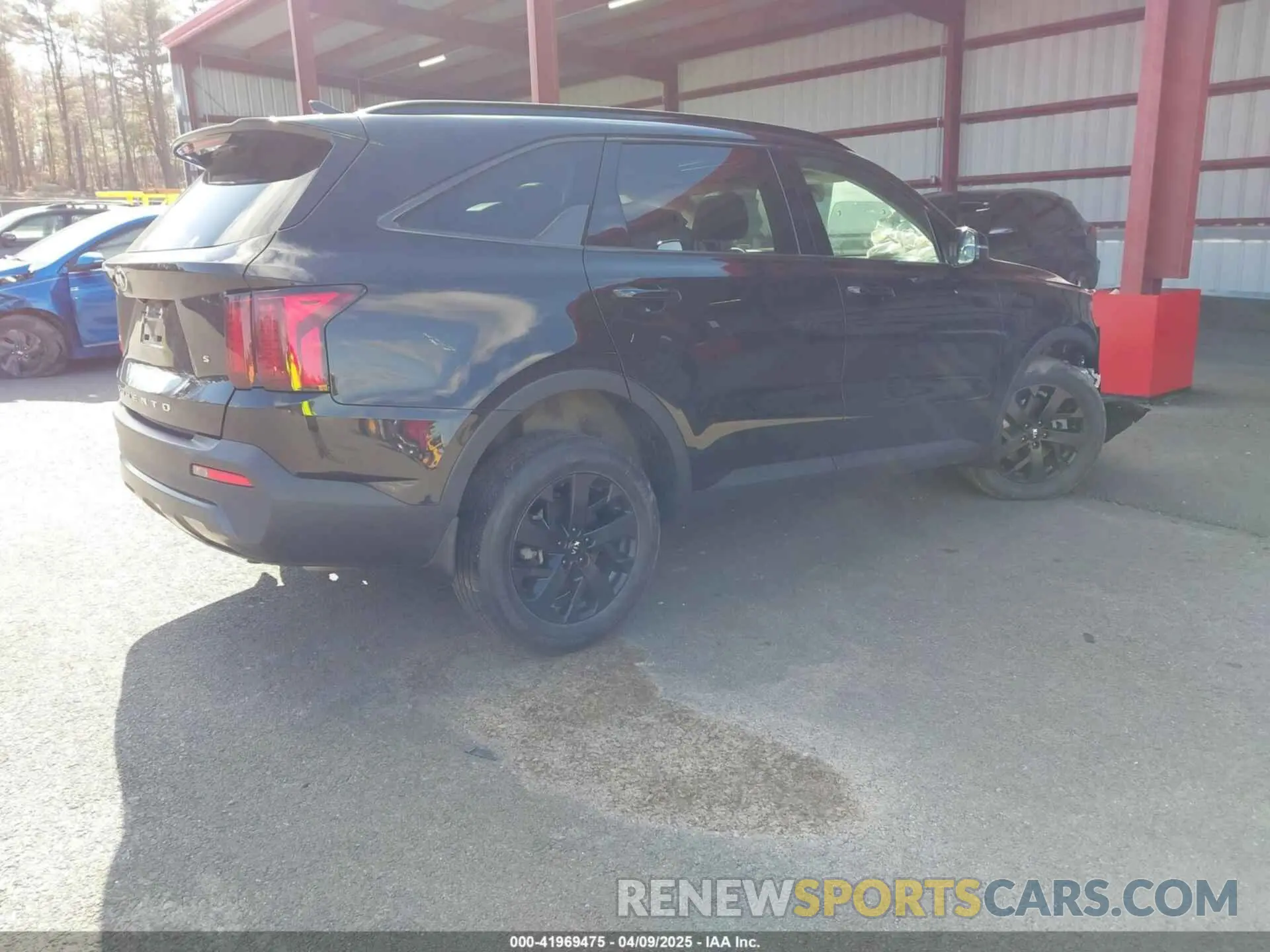 4 Photograph of a damaged car 5XYRLDLC6MG053457 KIA SORENTO 2021