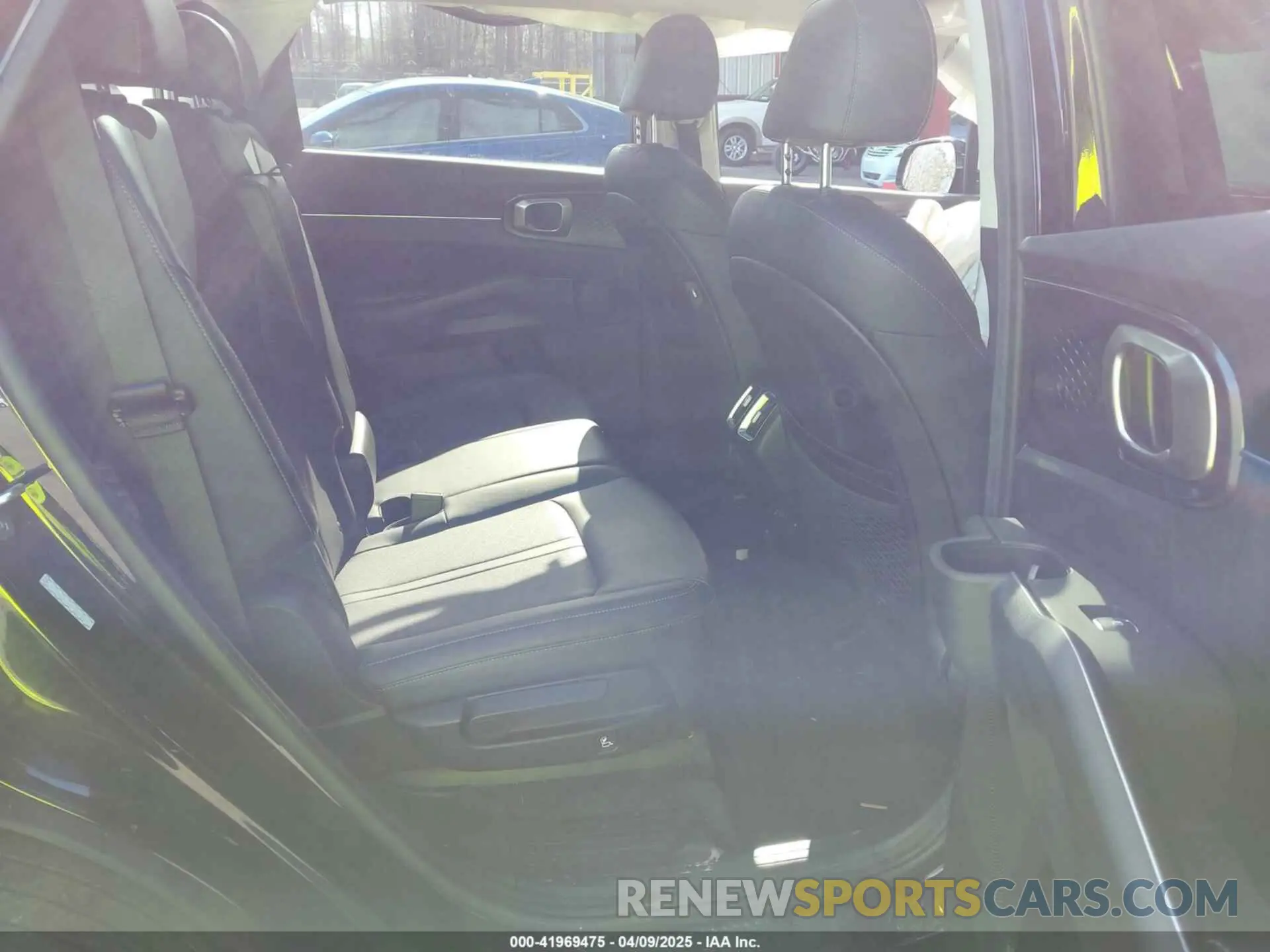 8 Photograph of a damaged car 5XYRLDLC6MG053457 KIA SORENTO 2021