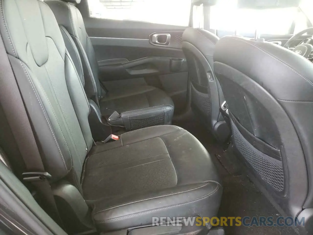 11 Photograph of a damaged car KNDRG4LG8M5059616 KIA SORENTO 2021