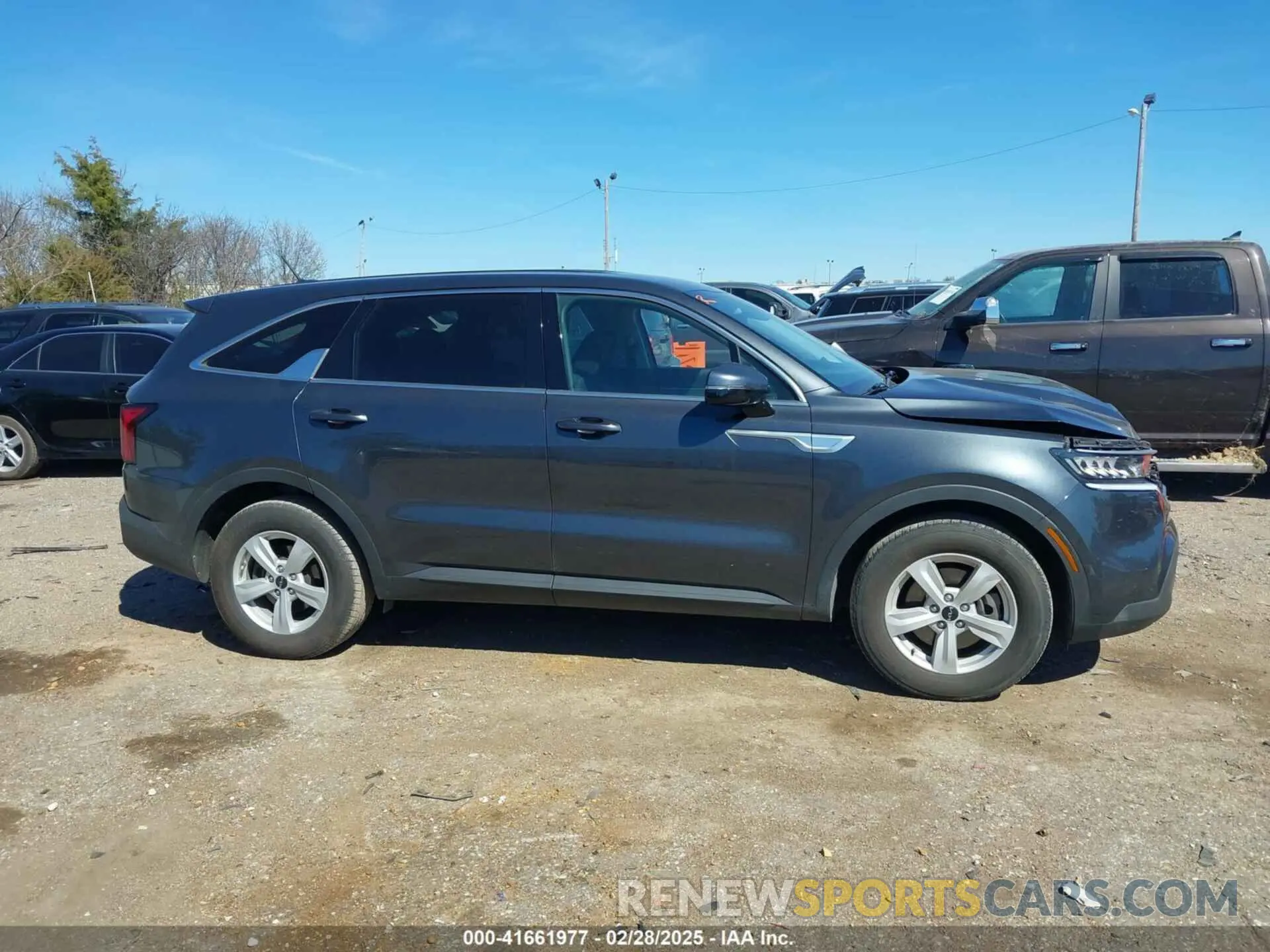 13 Photograph of a damaged car 5XYRG4LC1NG102859 KIA SORENTO 2022