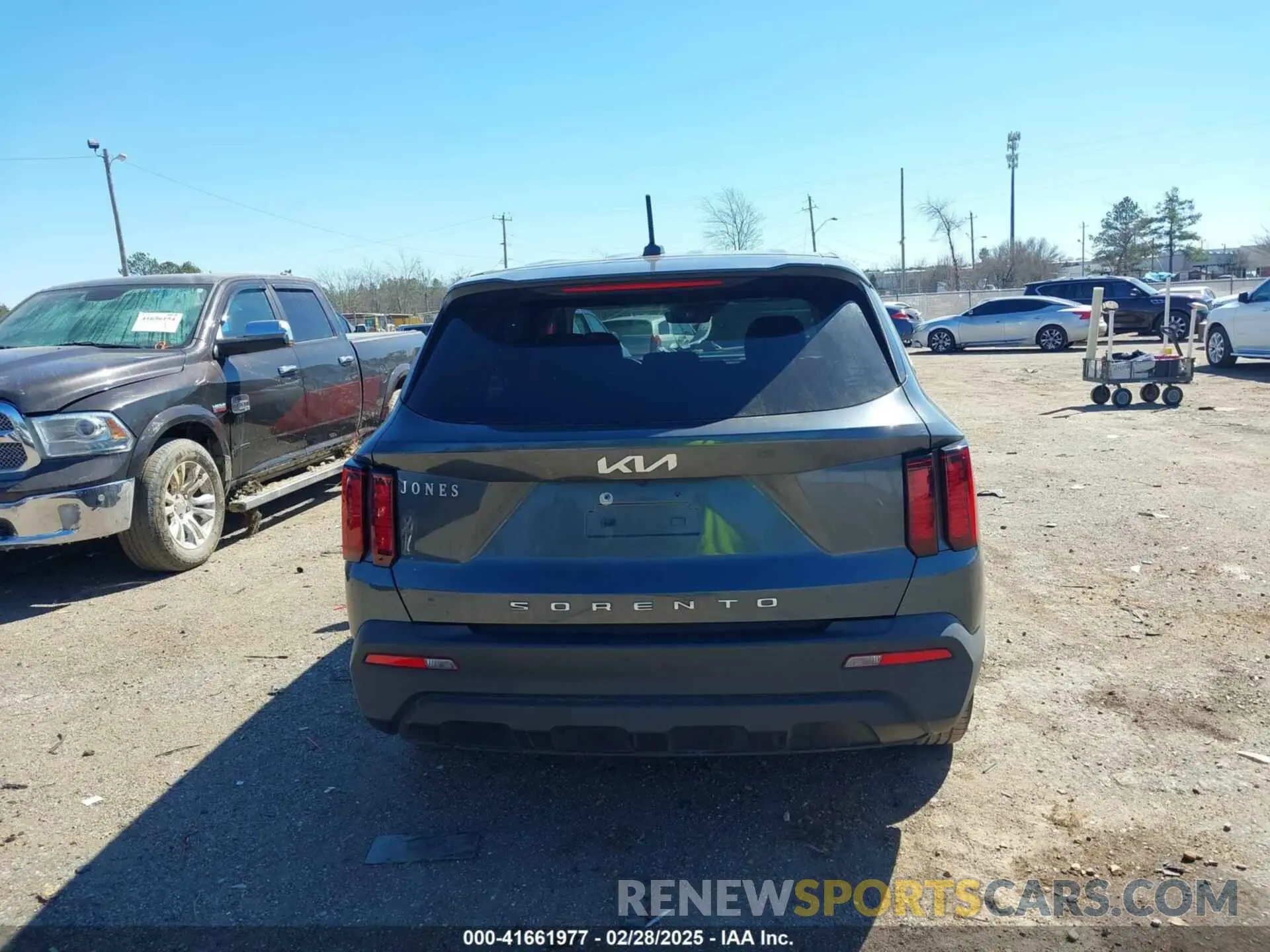 16 Photograph of a damaged car 5XYRG4LC1NG102859 KIA SORENTO 2022