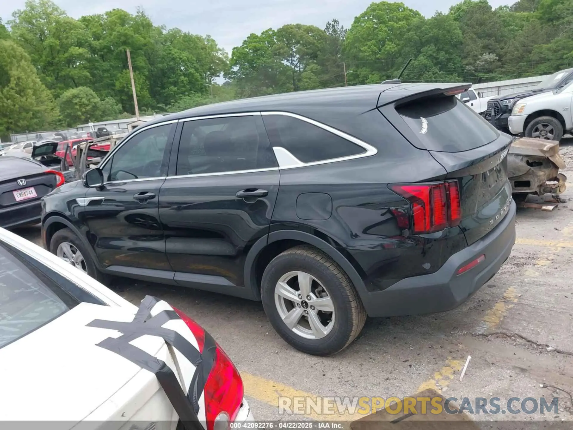 14 Photograph of a damaged car 5XYRG4LC3NG152579 KIA SORENTO 2022