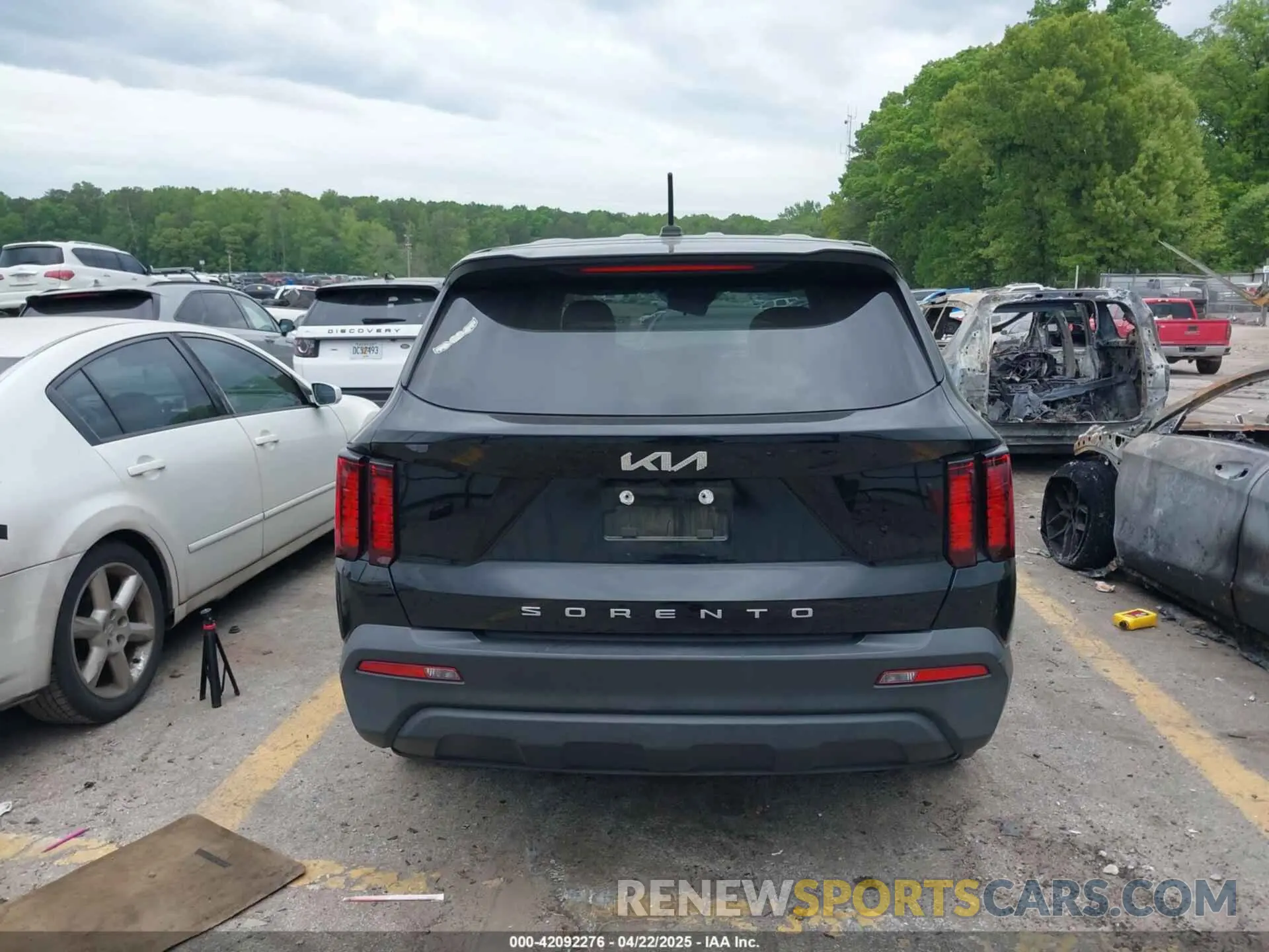 16 Photograph of a damaged car 5XYRG4LC3NG152579 KIA SORENTO 2022