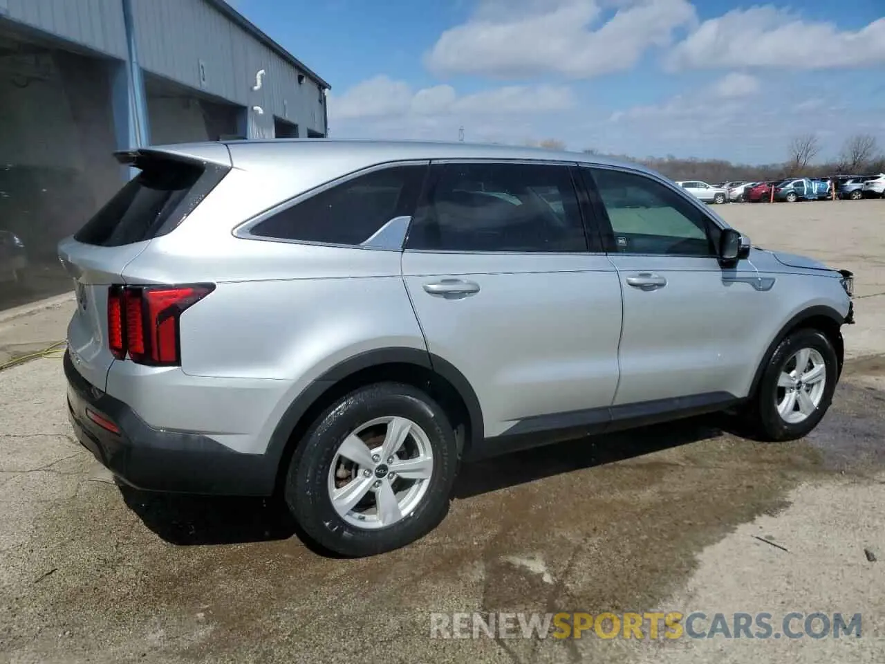 3 Photograph of a damaged car 5XYRG4LC4NG083031 KIA SORENTO 2022