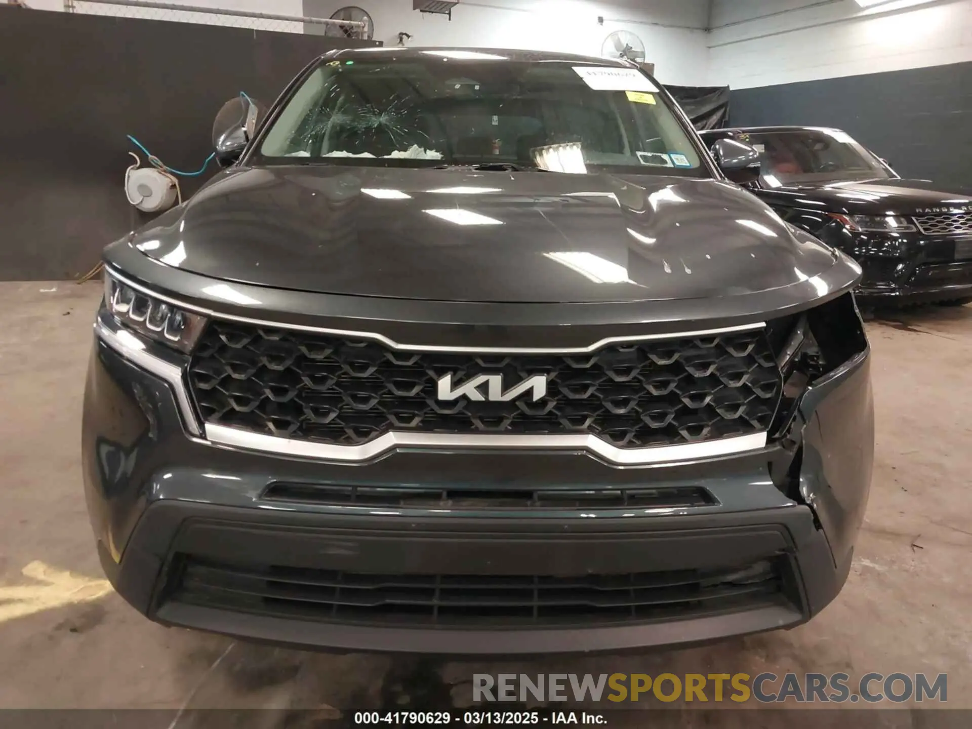 13 Photograph of a damaged car 5XYRG4LC5NG125979 KIA SORENTO 2022