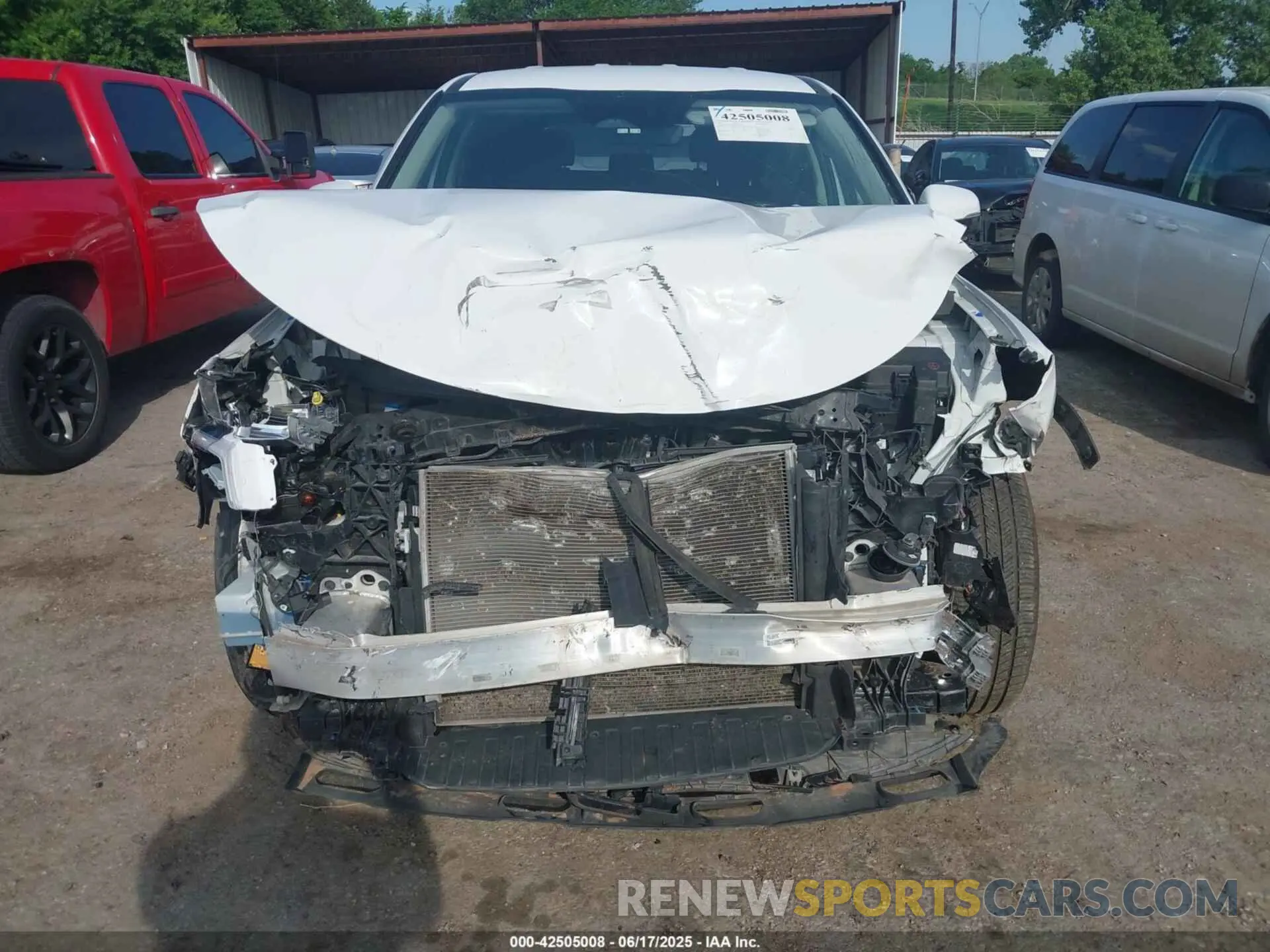 13 Photograph of a damaged car 5XYRG4LC8NG128049 KIA SORENTO 2022