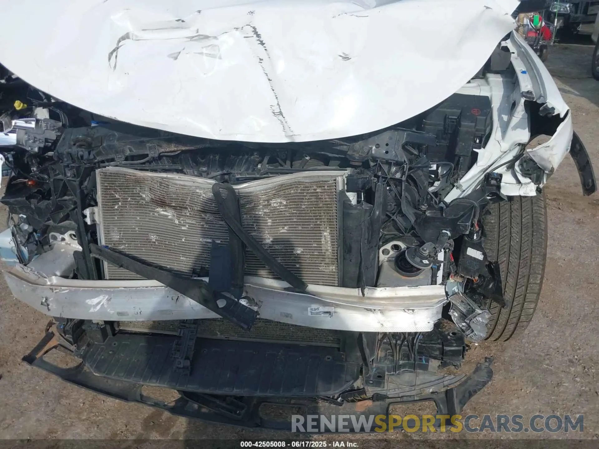 6 Photograph of a damaged car 5XYRG4LC8NG128049 KIA SORENTO 2022