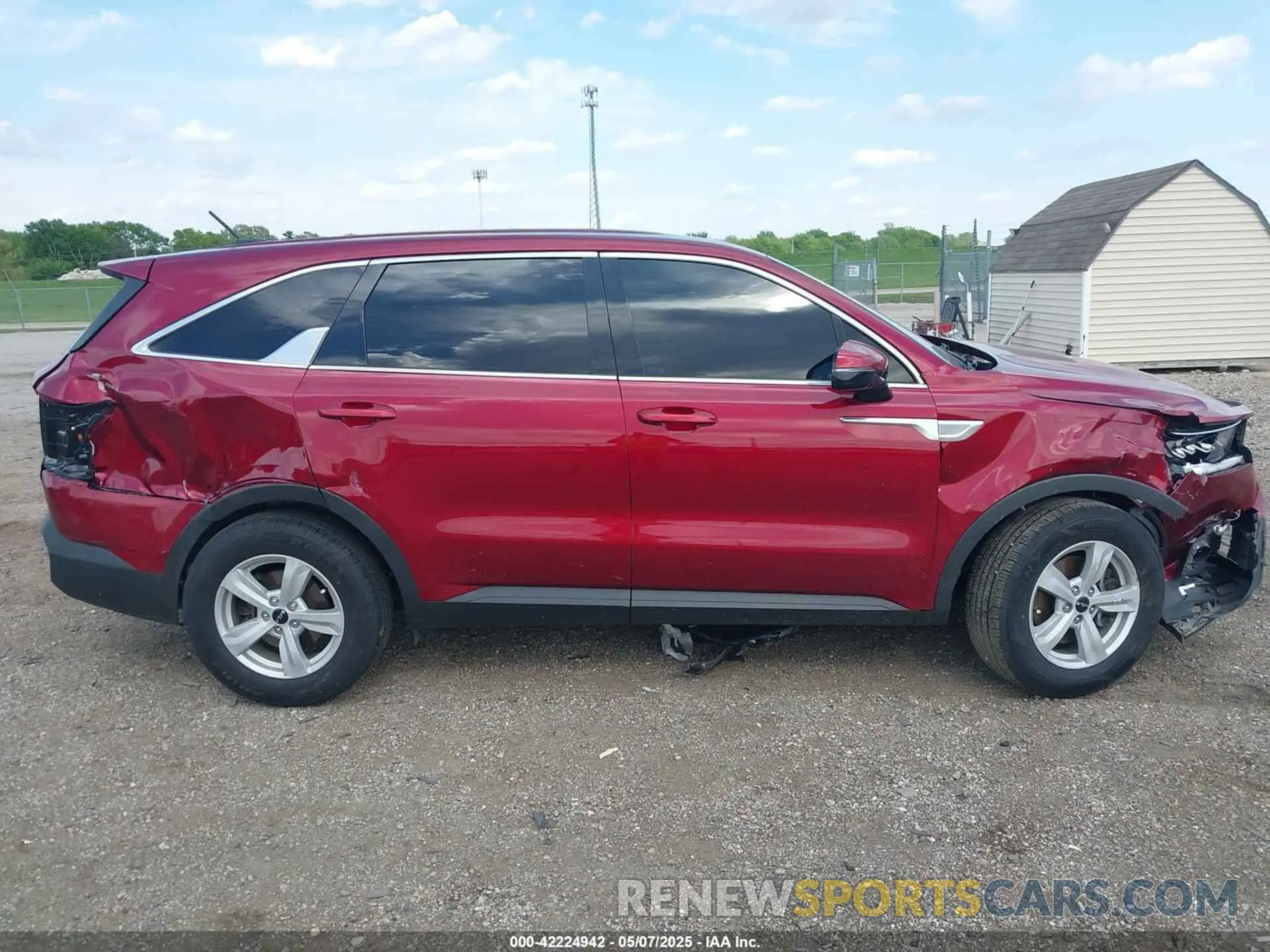 13 Photograph of a damaged car 5XYRG4LC9NG109915 KIA SORENTO 2022
