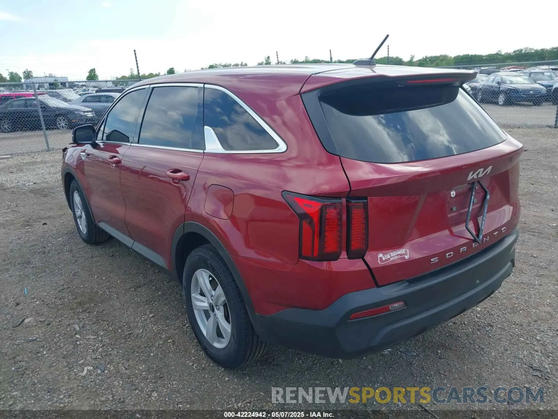 3 Photograph of a damaged car 5XYRG4LC9NG109915 KIA SORENTO 2022