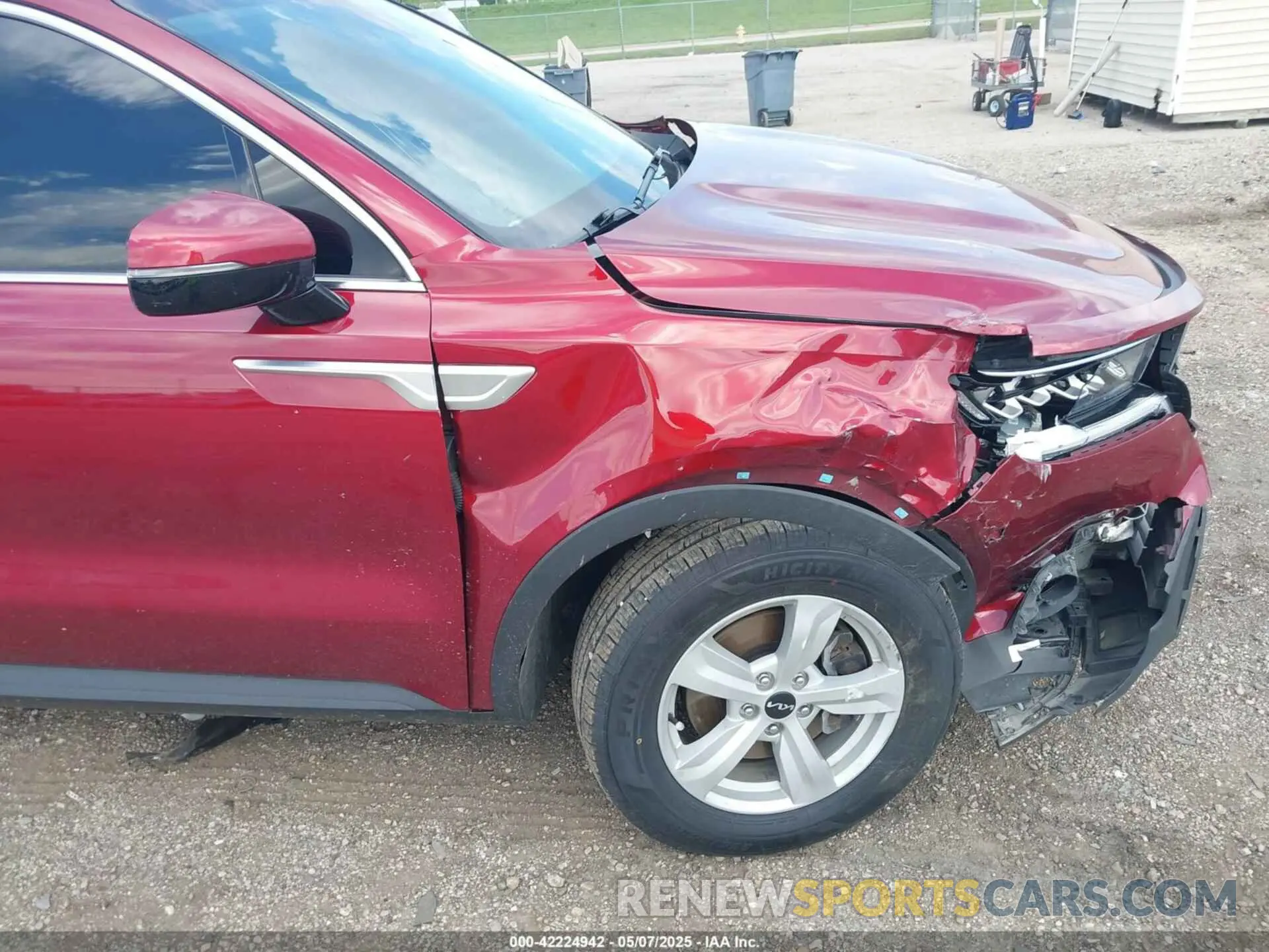 6 Photograph of a damaged car 5XYRG4LC9NG109915 KIA SORENTO 2022