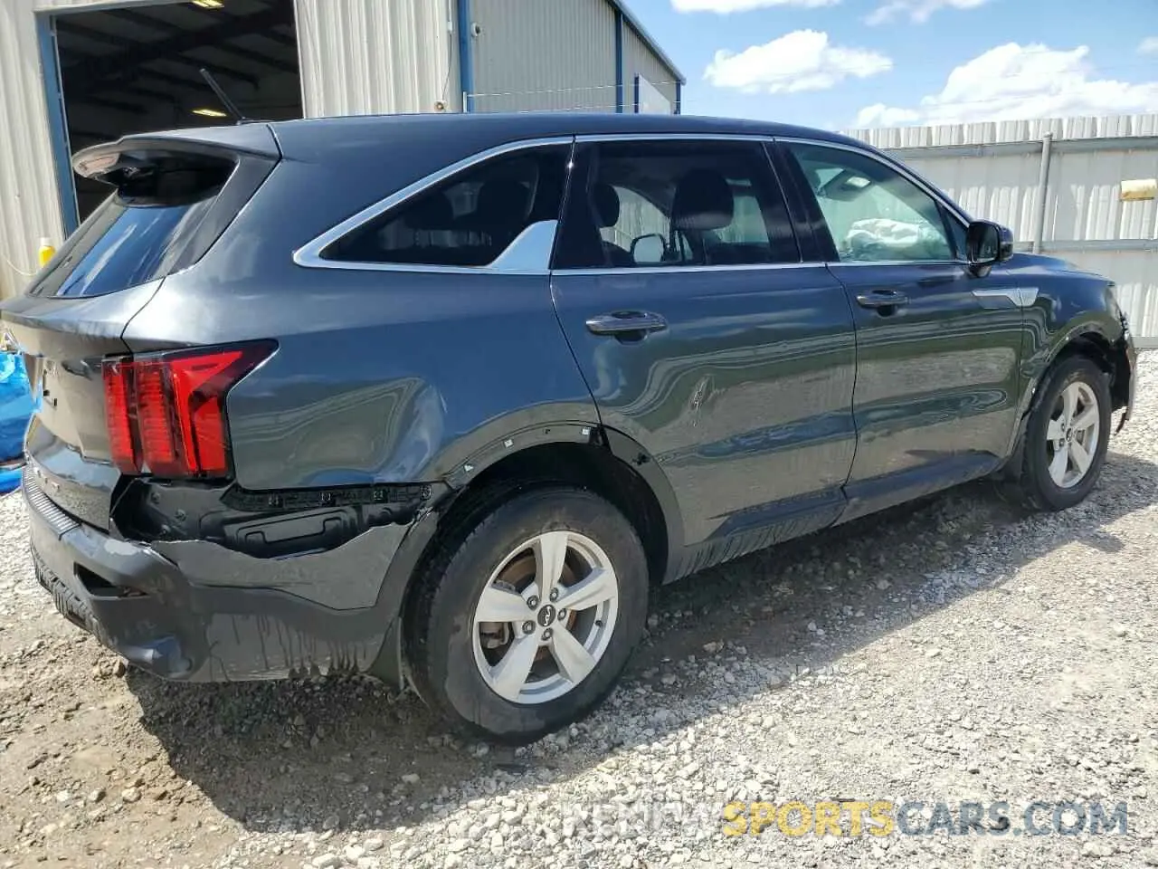 3 Photograph of a damaged car 5XYRG4LCXNG128554 KIA SORENTO 2022