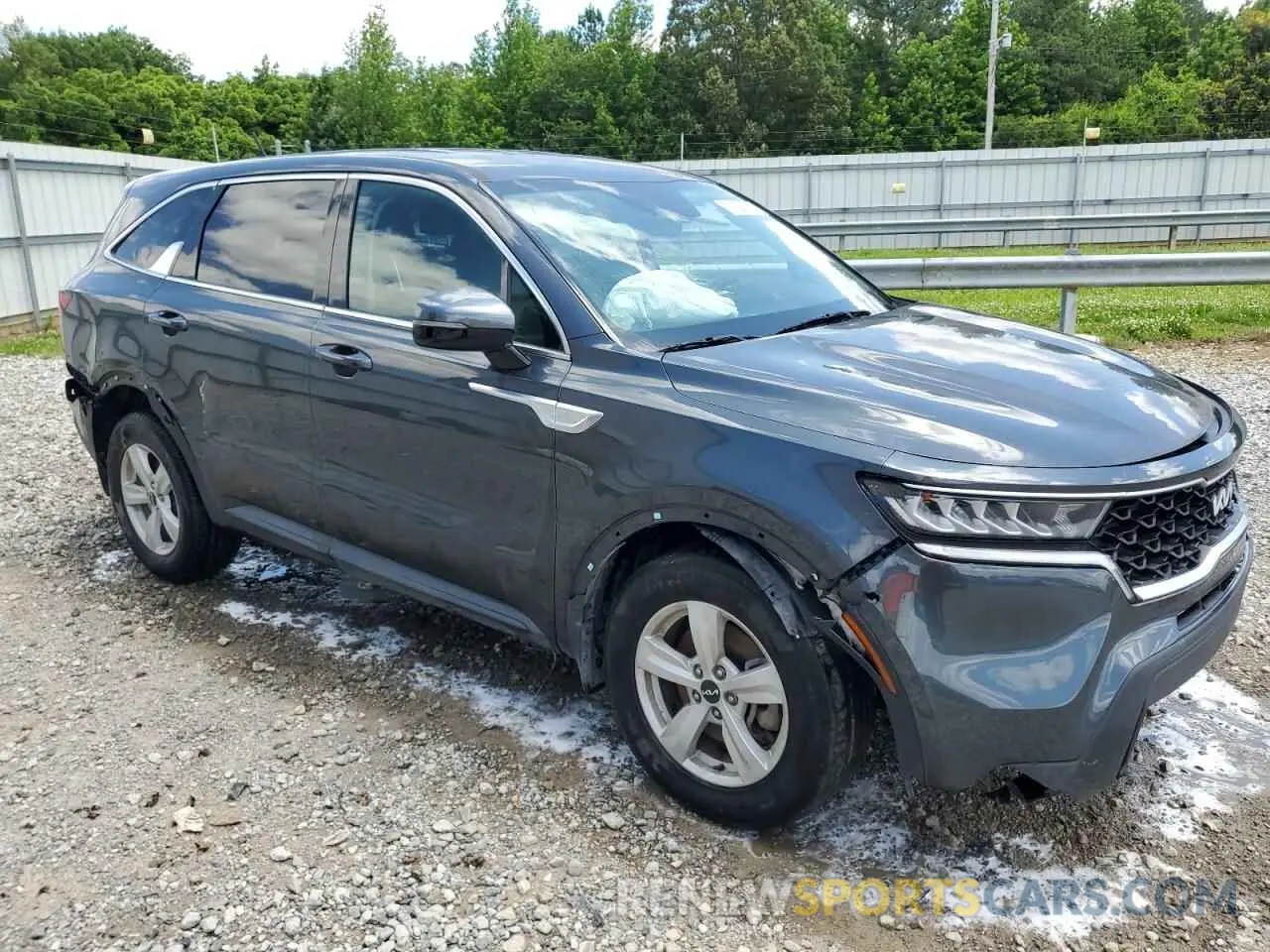 4 Photograph of a damaged car 5XYRG4LCXNG128554 KIA SORENTO 2022