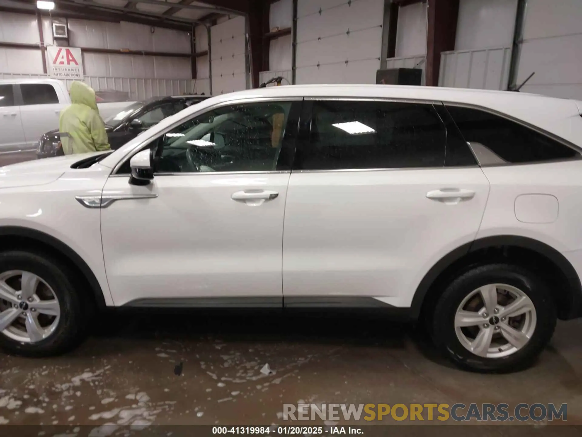 14 Photograph of a damaged car 5XYRGDLC1NG097467 KIA SORENTO 2022